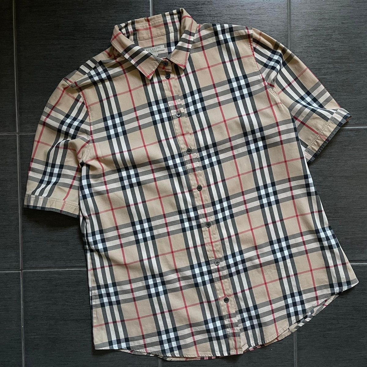 Vintage 2000s Burberry Nova Check Short Sleeve Button Up Shirt Size M