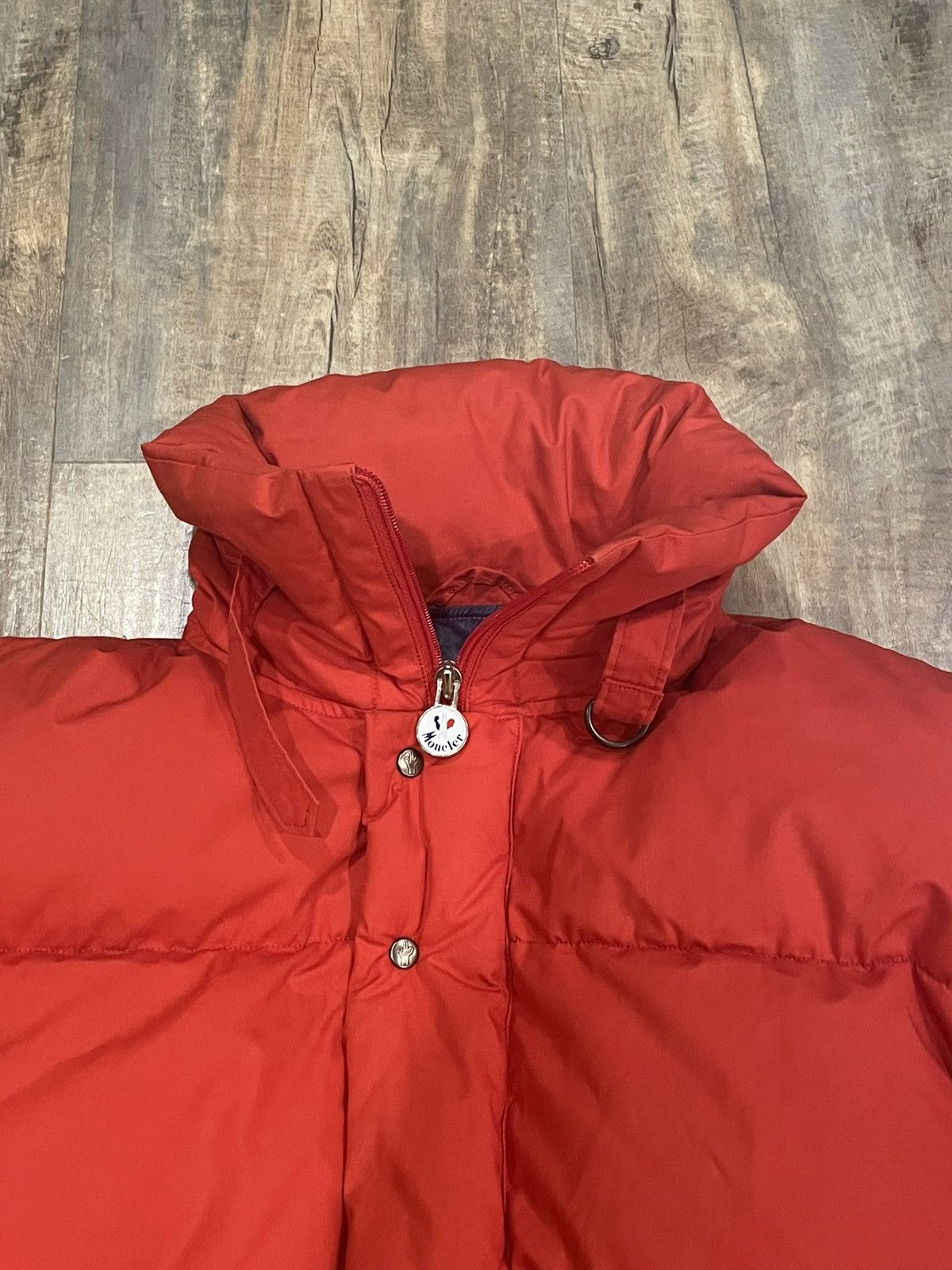 Moncler Vintage Moncler Red Down Puffer Jacket Embroidered Logo Size US S / EU 44-46 / 1 - 9 Thumbnail