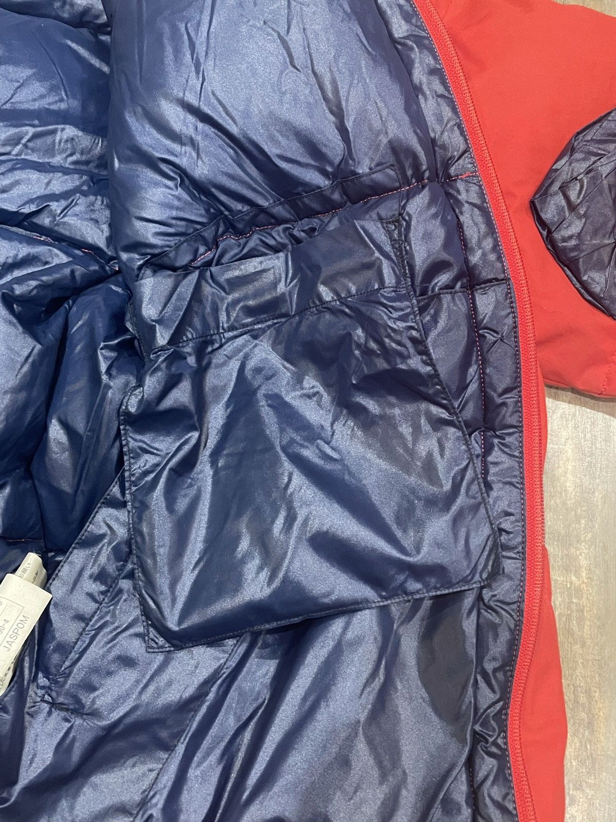 Moncler Vintage Moncler Red Down Puffer Jacket Embroidered Logo Size US S / EU 44-46 / 1 - 17 Thumbnail