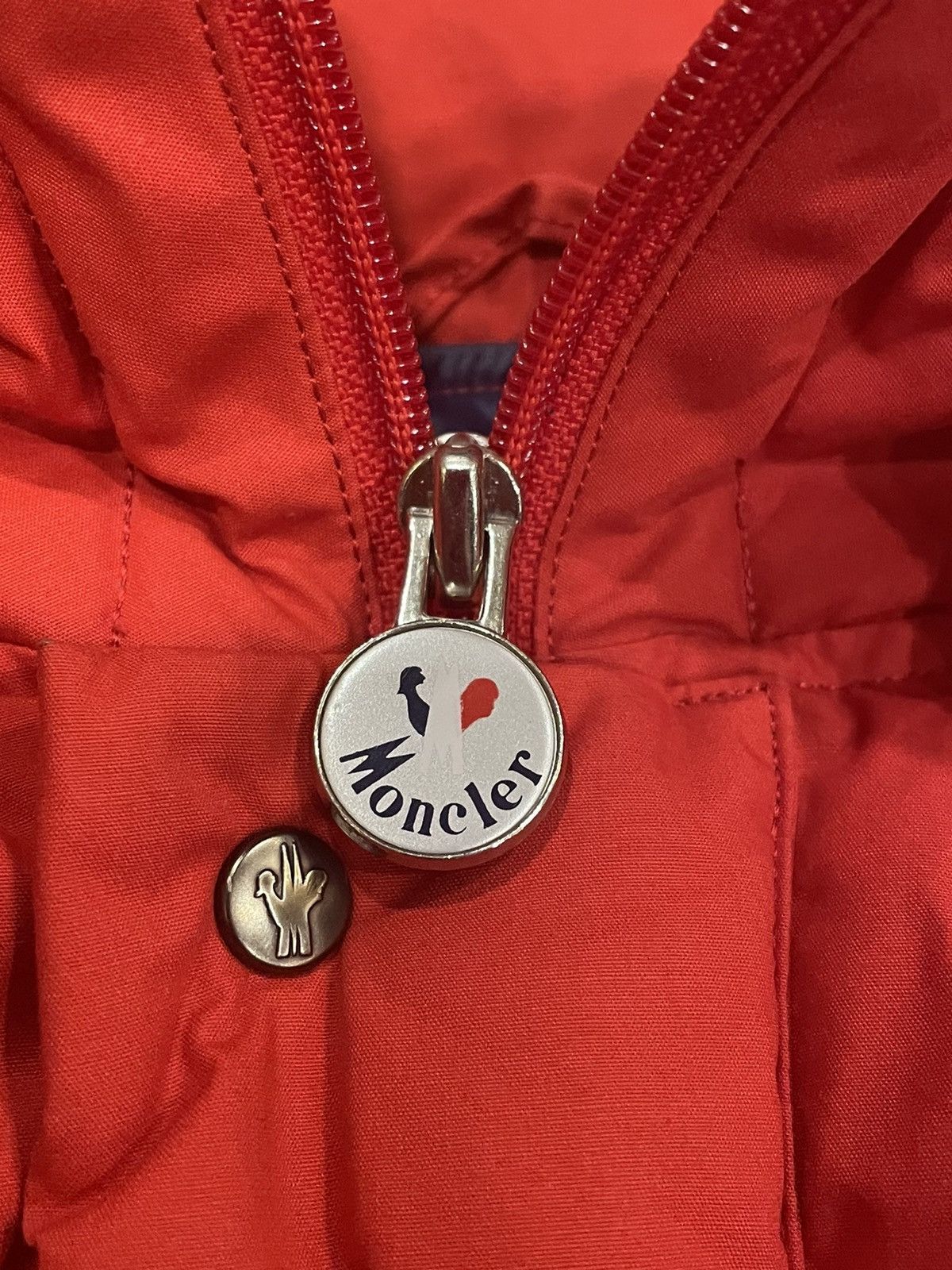 Moncler Vintage Moncler Red Down Puffer Jacket Embroidered Logo Size US S / EU 44-46 / 1 - 5 Thumbnail