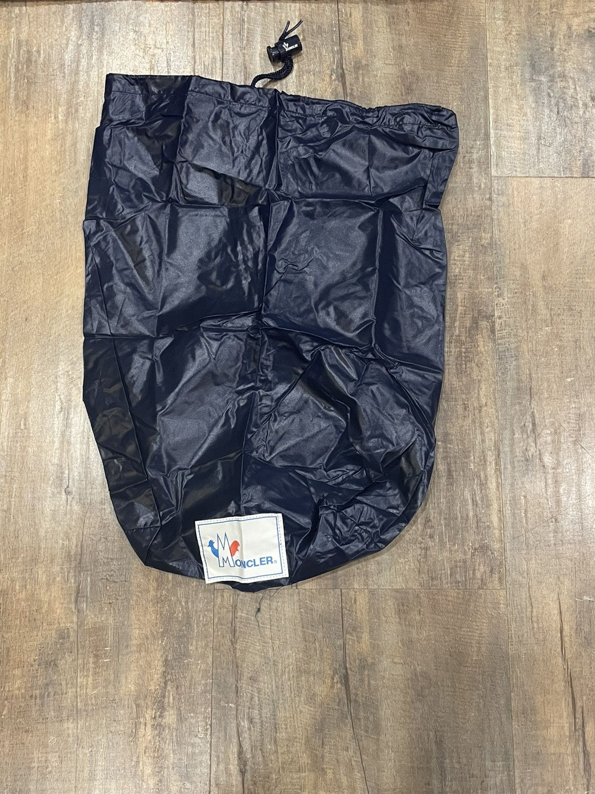 Moncler Vintage Moncler Red Down Puffer Jacket Embroidered Logo Size US S / EU 44-46 / 1 - 18 Thumbnail