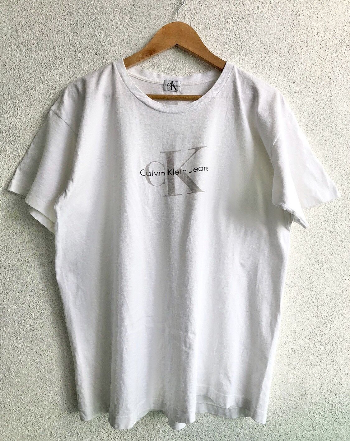 Calvin Klein VINTAGE 90’S CALVIN KLEIN CK JEANS SPELL OUT TEE Size US XL / EU 56 / 4 - 1 Thumbnail