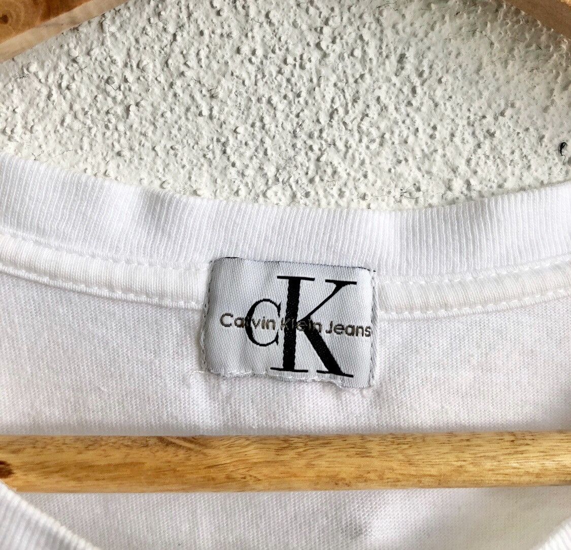 Calvin Klein VINTAGE 90’S CALVIN KLEIN CK JEANS SPELL OUT TEE Size US XL / EU 56 / 4 - 4 Thumbnail