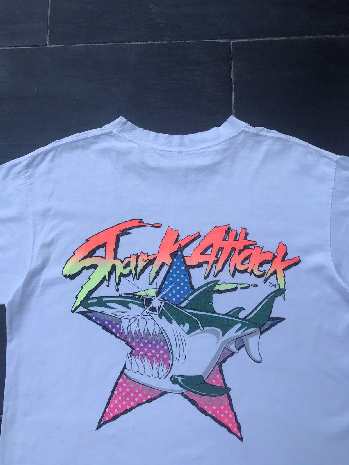 Vintage Vintage 90s Movie Shark Attack Size US L / EU 52-54 / 3 - 6 Thumbnail
