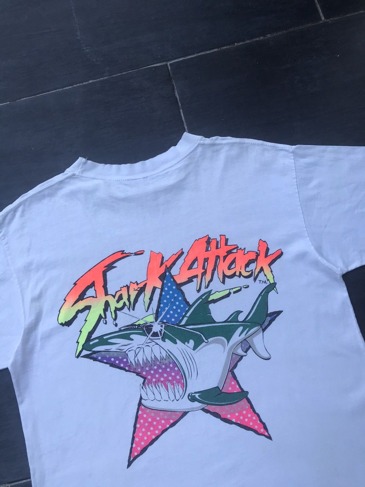 Vintage Vintage 90s Movie Shark Attack Size US L / EU 52-54 / 3 - 3 Thumbnail