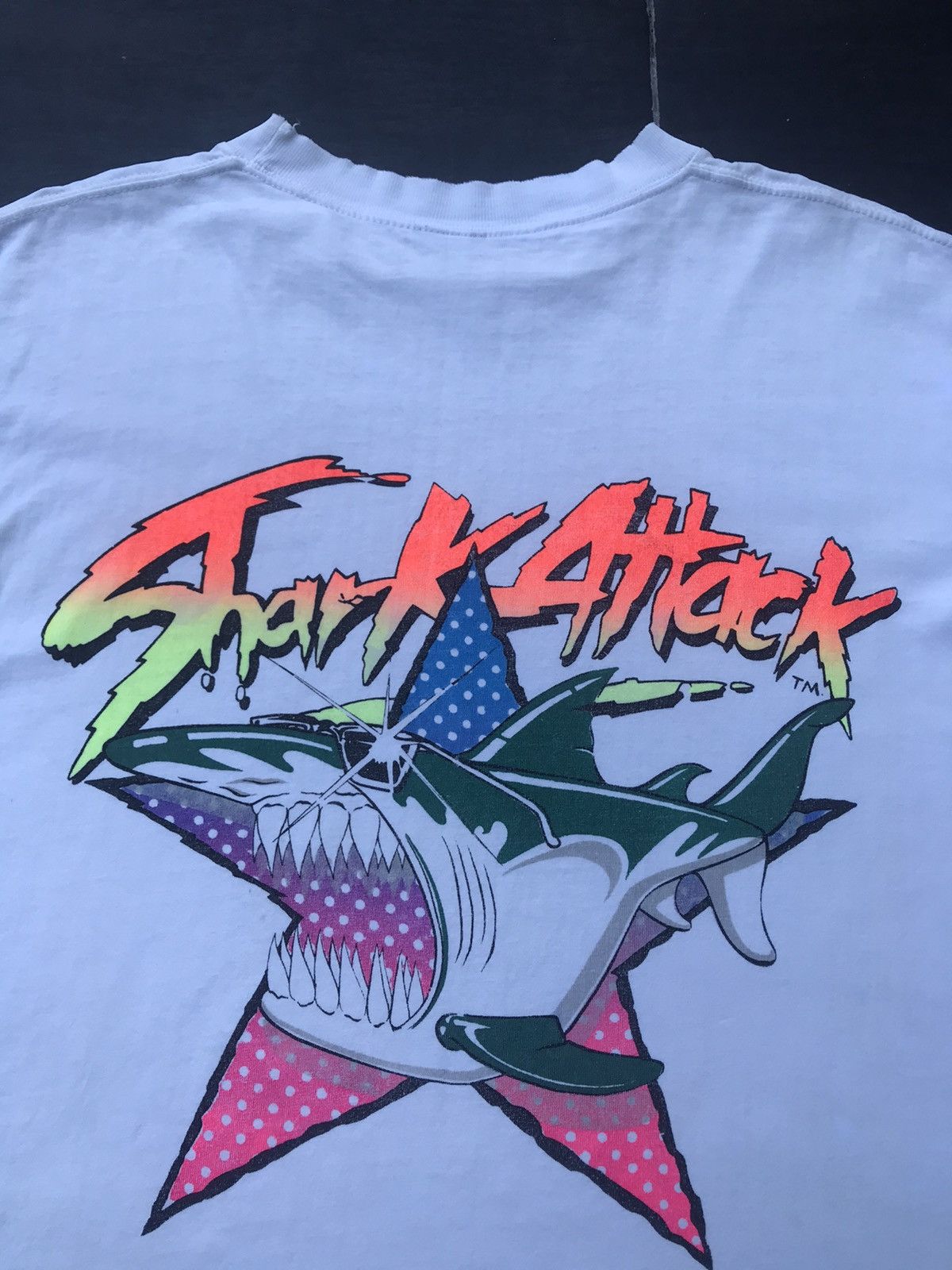 Vintage Vintage 90s Movie Shark Attack Size US L / EU 52-54 / 3 - 7 Thumbnail