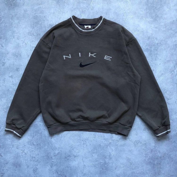 nike retro logo sweatshirt