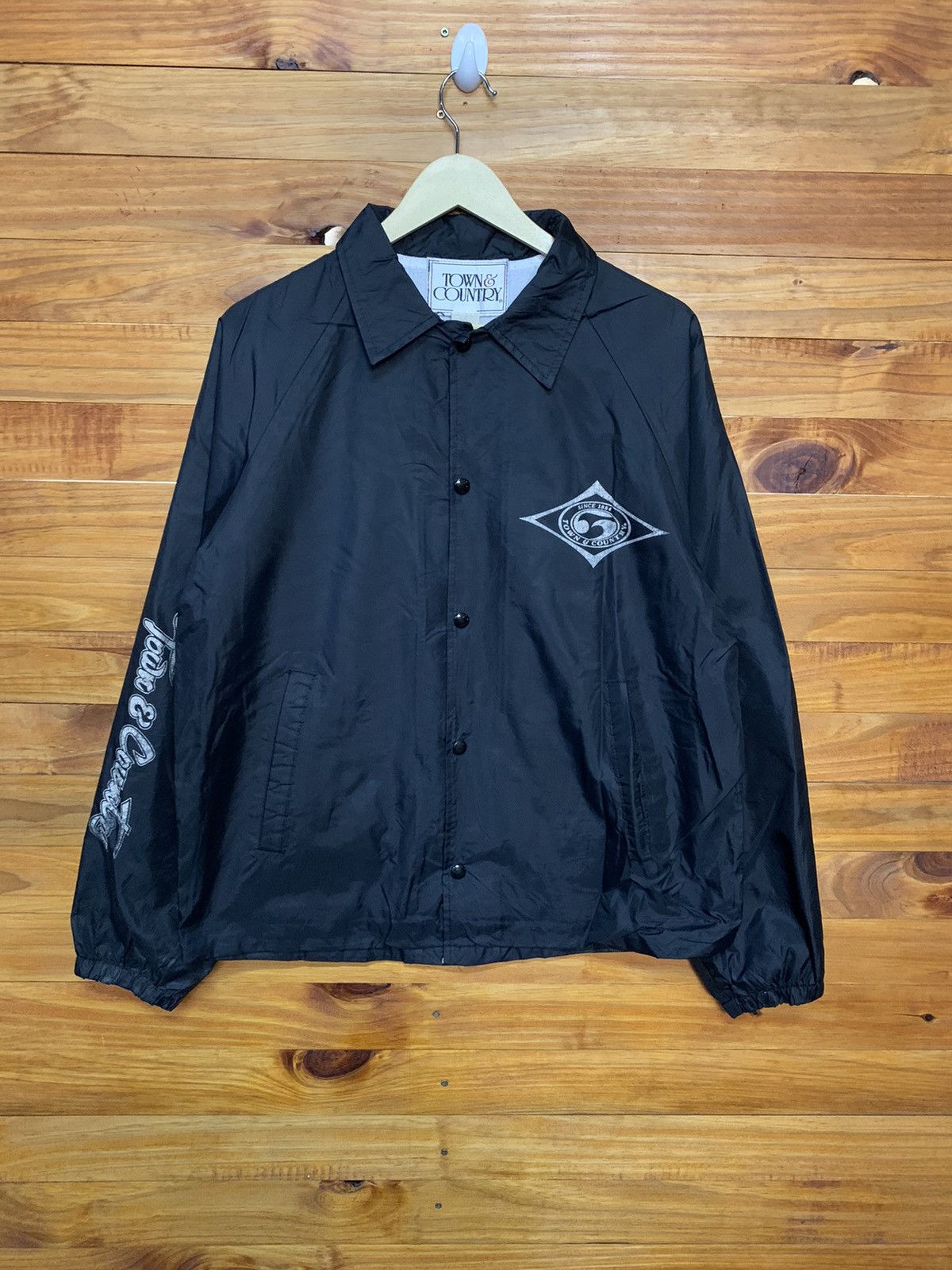 Vintage Vintage 90s Town And Country Skateboard Nylon Coach Jacket Size US M / EU 48-50 / 2 - 1 Thumbnail