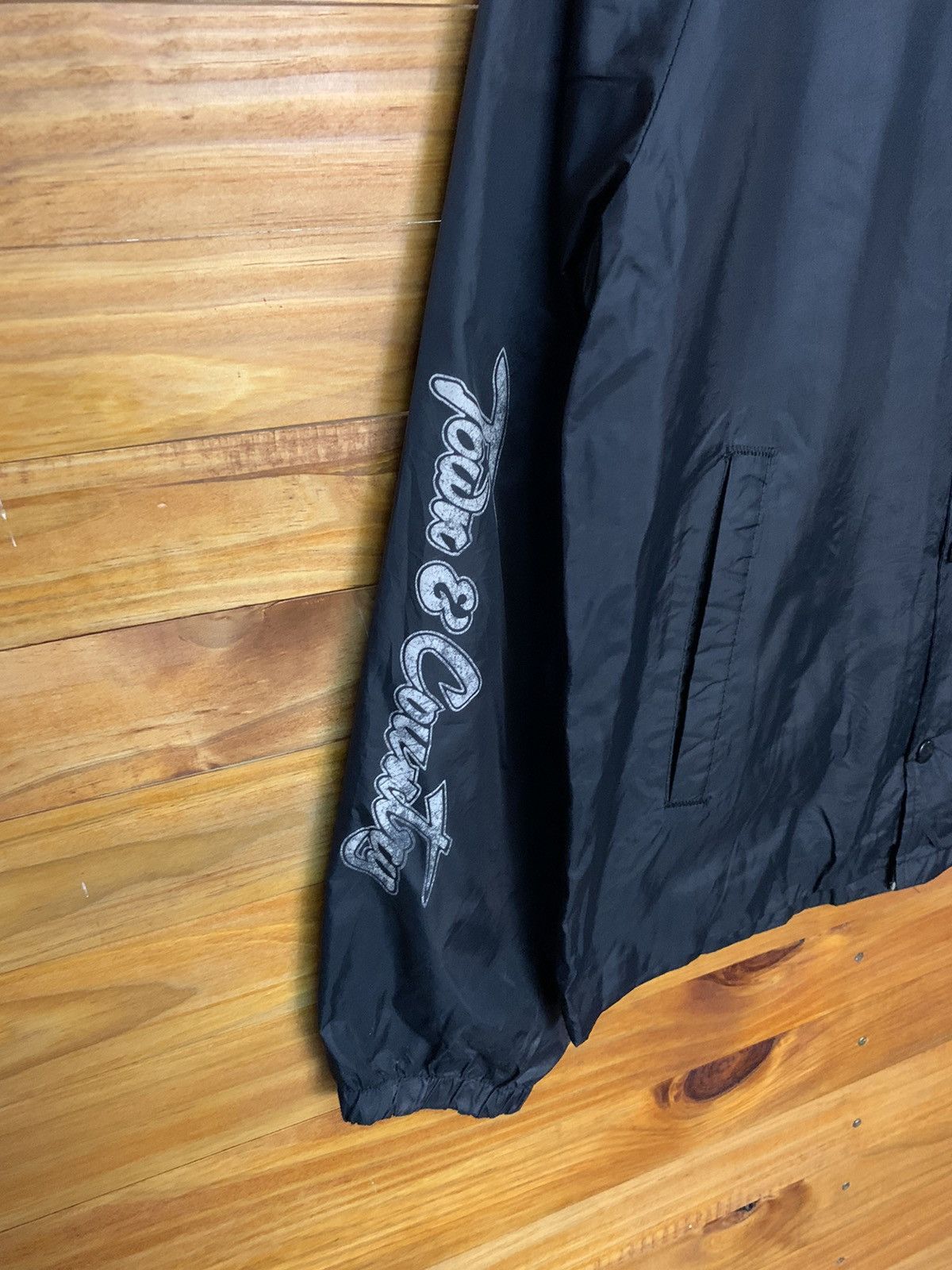Vintage Vintage 90s Town And Country Skateboard Nylon Coach Jacket Size US M / EU 48-50 / 2 - 4 Thumbnail