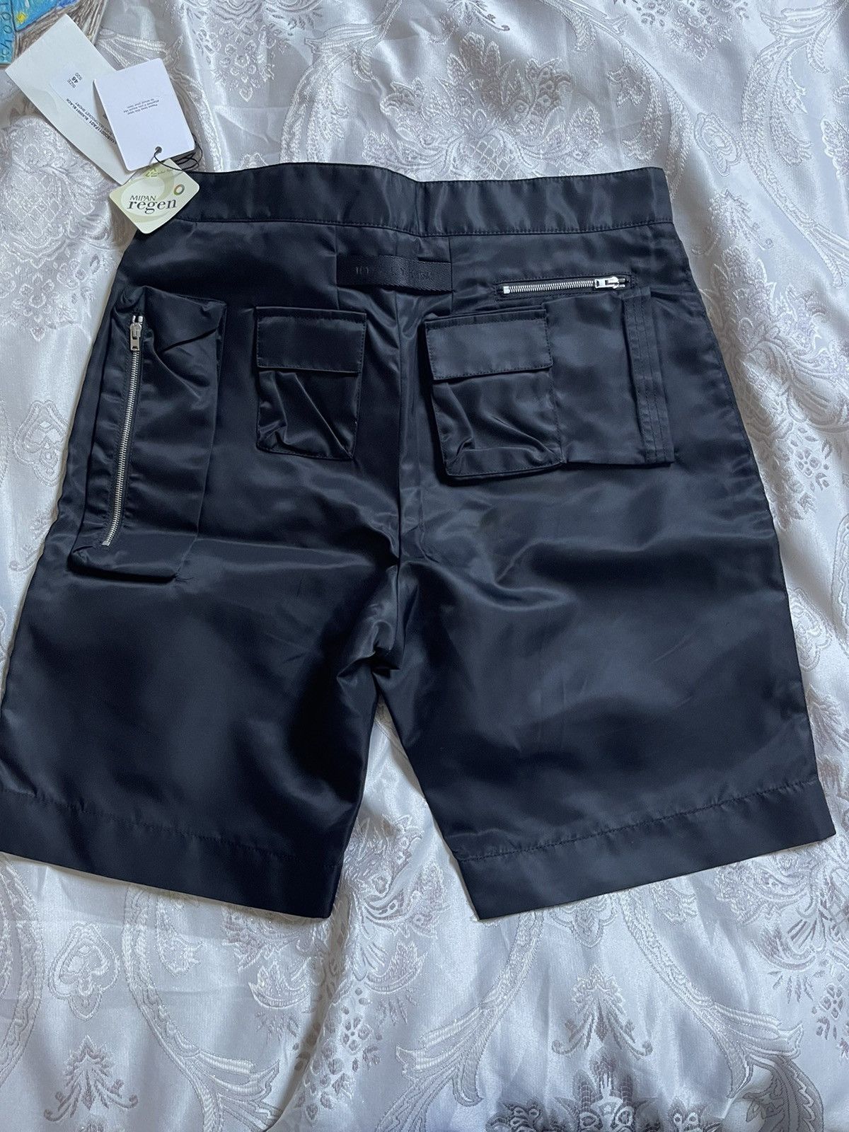 1017 ALYX 9SM 1017 Alyx 9SM Multi-Pocket Knee Length Nylon Shorts Size US 30 / EU 46 - 2 Thumbnail