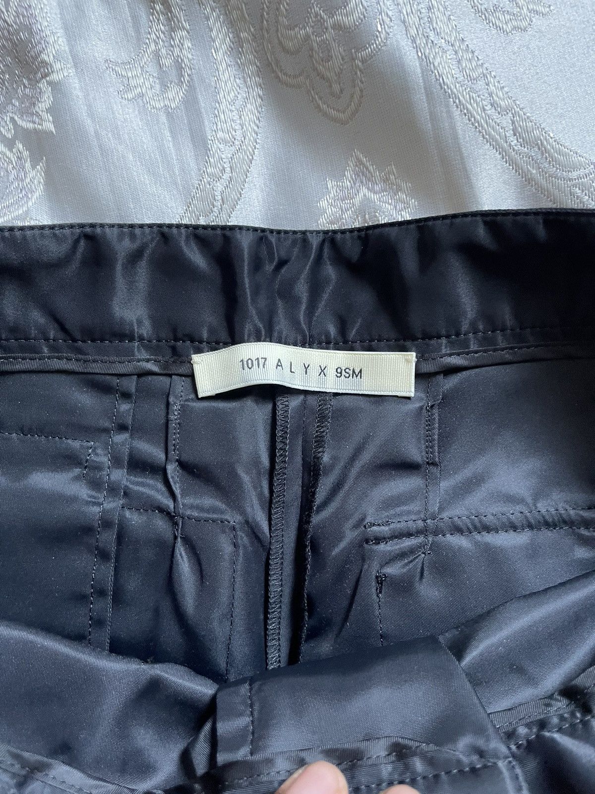 1017 ALYX 9SM 1017 Alyx 9SM Multi-Pocket Knee Length Nylon Shorts Size US 30 / EU 46 - 4 Thumbnail