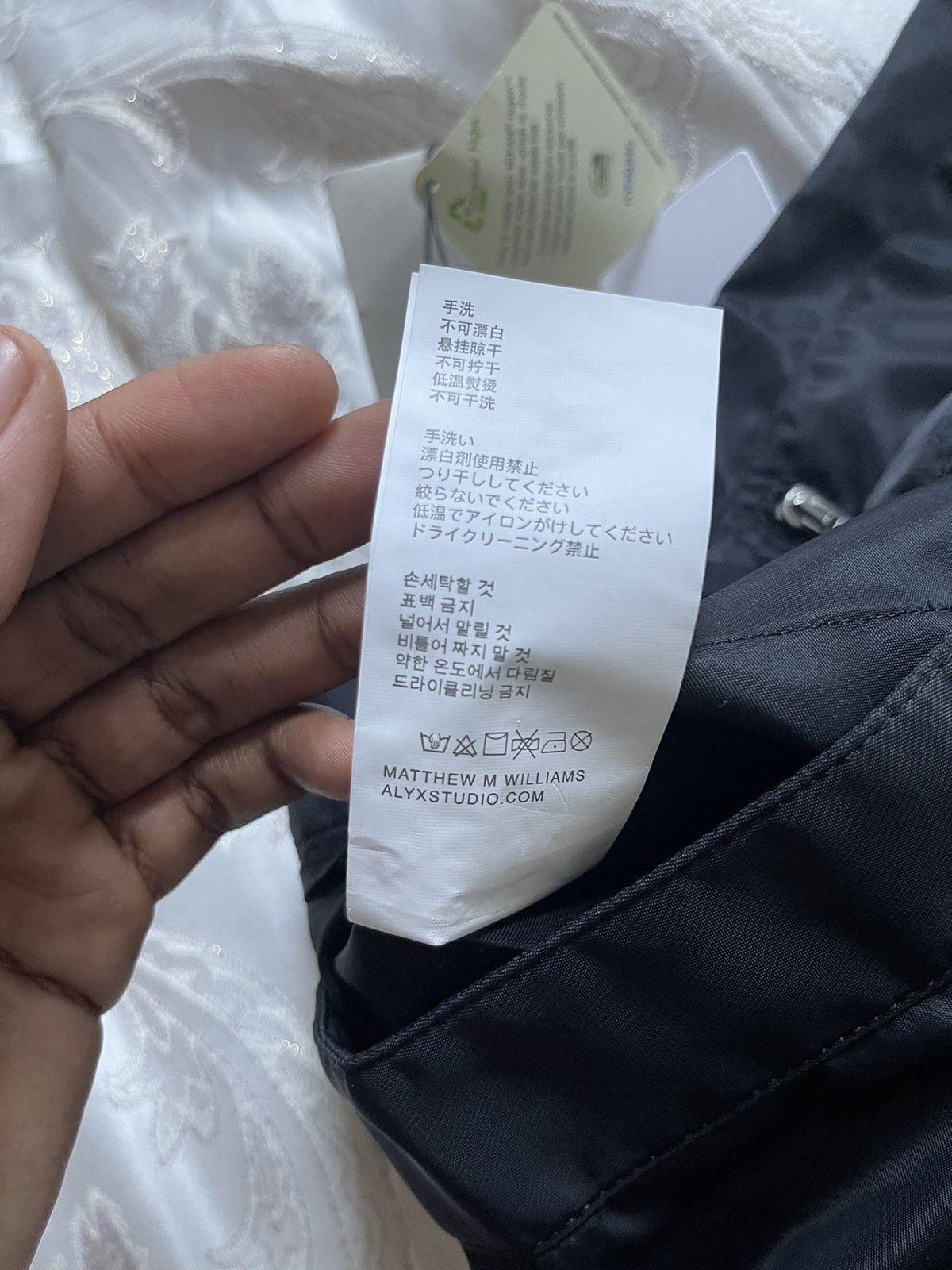 1017 ALYX 9SM 1017 Alyx 9SM Multi-Pocket Knee Length Nylon Shorts Size US 30 / EU 46 - 7 Thumbnail