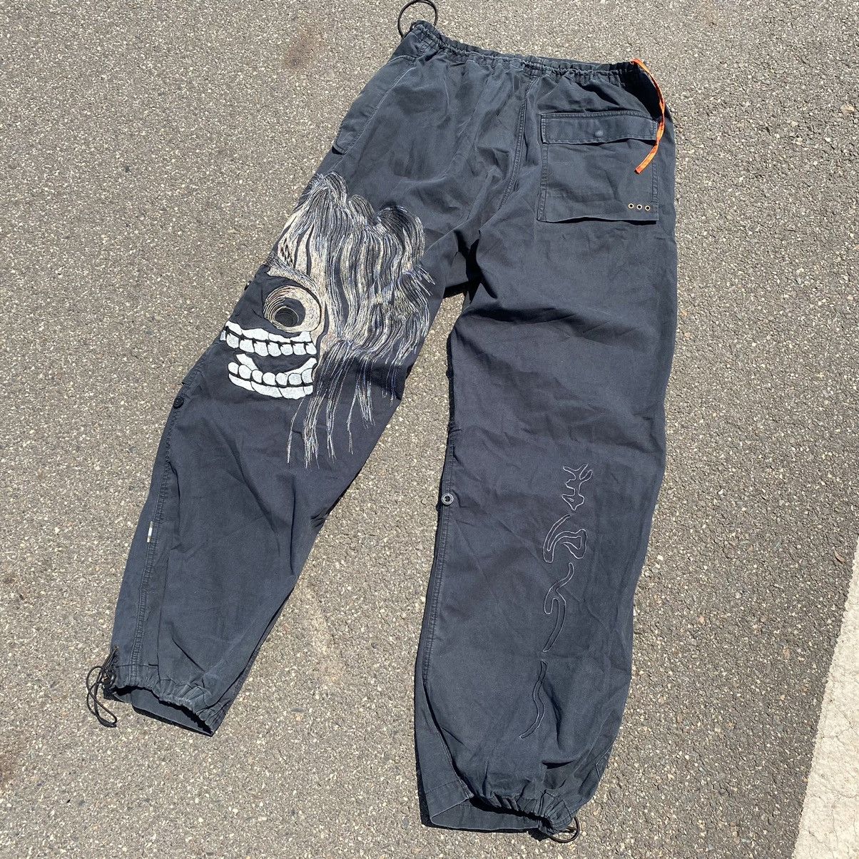 Japanese Brand VINTAGE MAHARISHI FADED BLACK DEMON FACE EMBROIDERED PANTS Size US 32 / EU 48 - 2 Thumbnail