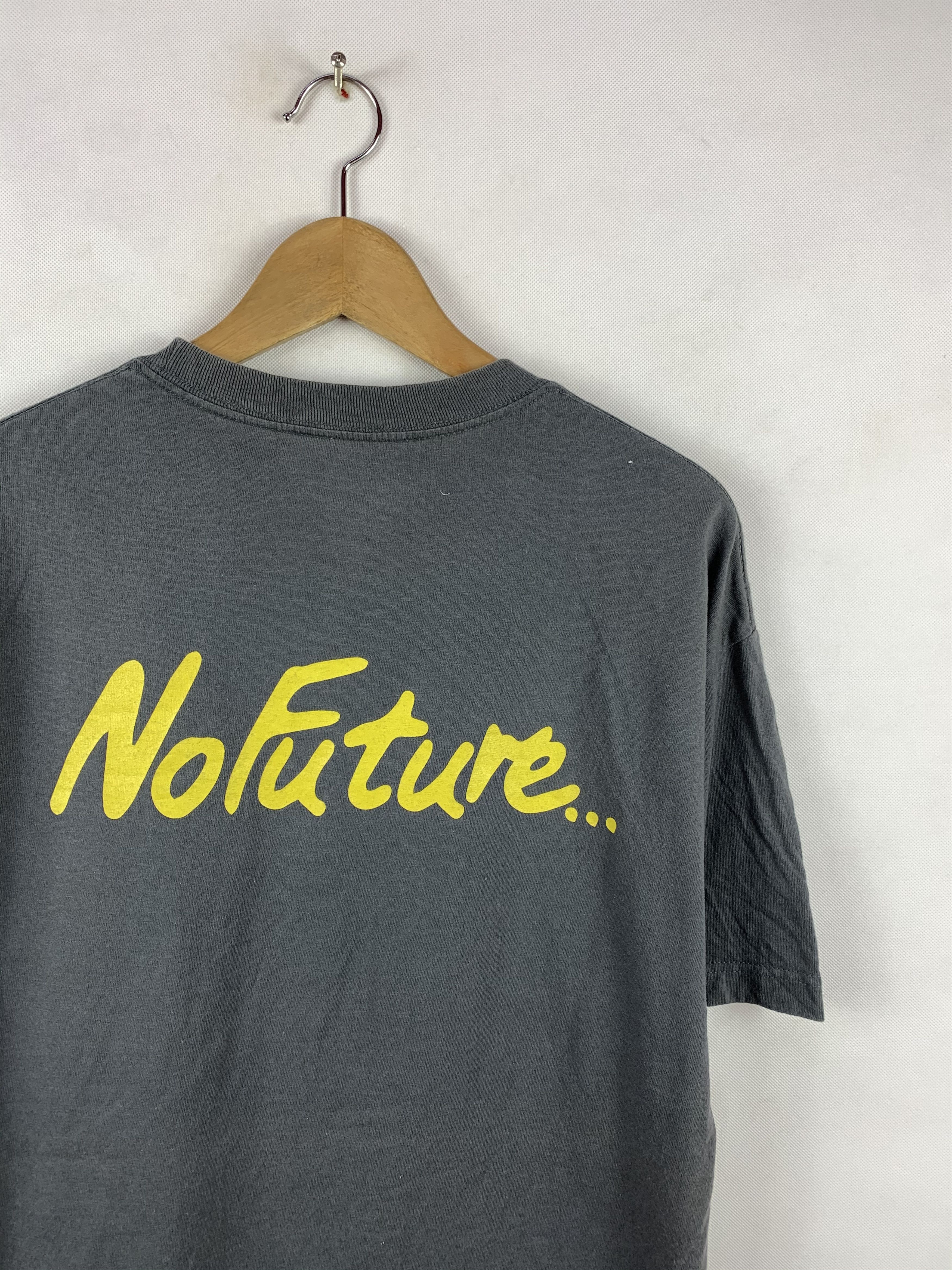 Other 🔥VHS Mag No Future Skate Tees Size US L / EU 52-54 / 3 - 4 Thumbnail