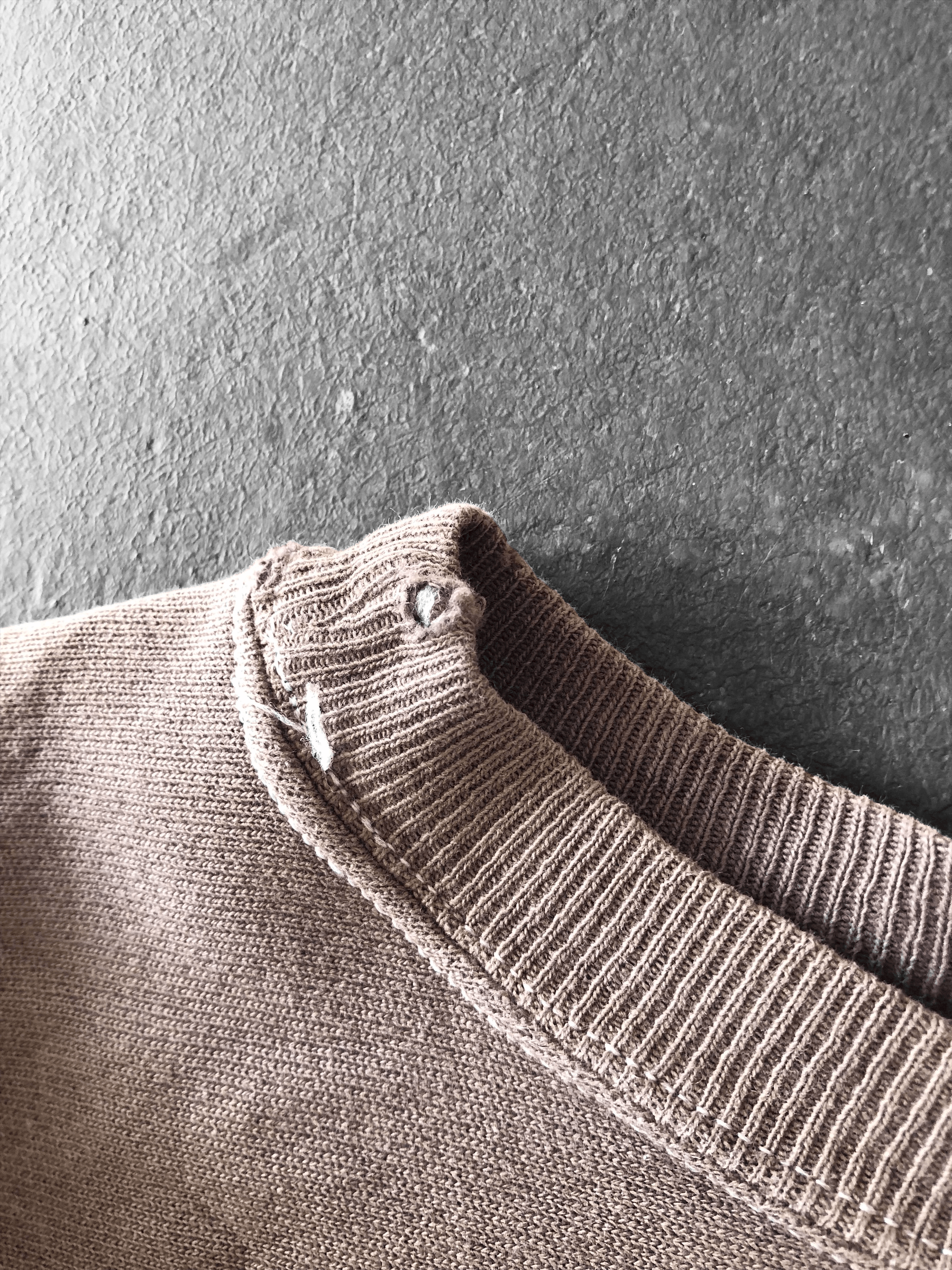 Champion VINTAGE DISTRESSED CHAMPION REVERSE WEAVE SWEATSHIRT Size US M / EU 48-50 / 2 - 6 Thumbnail