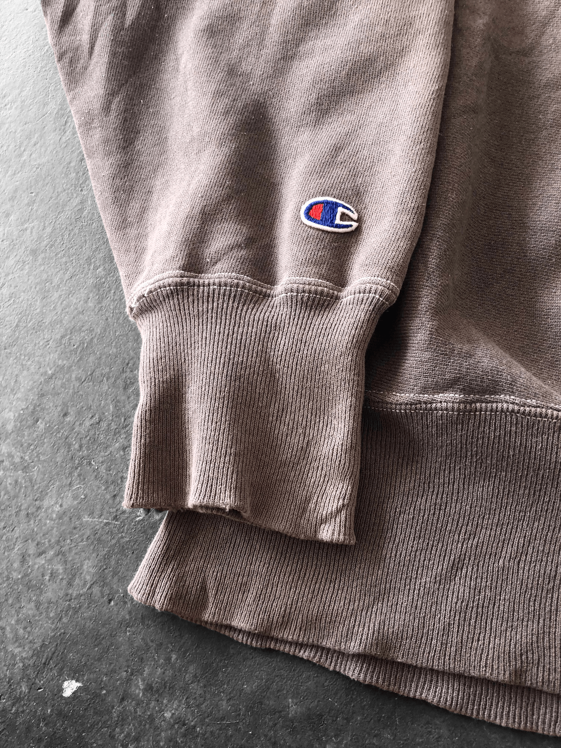 Champion VINTAGE DISTRESSED CHAMPION REVERSE WEAVE SWEATSHIRT Size US M / EU 48-50 / 2 - 7 Thumbnail