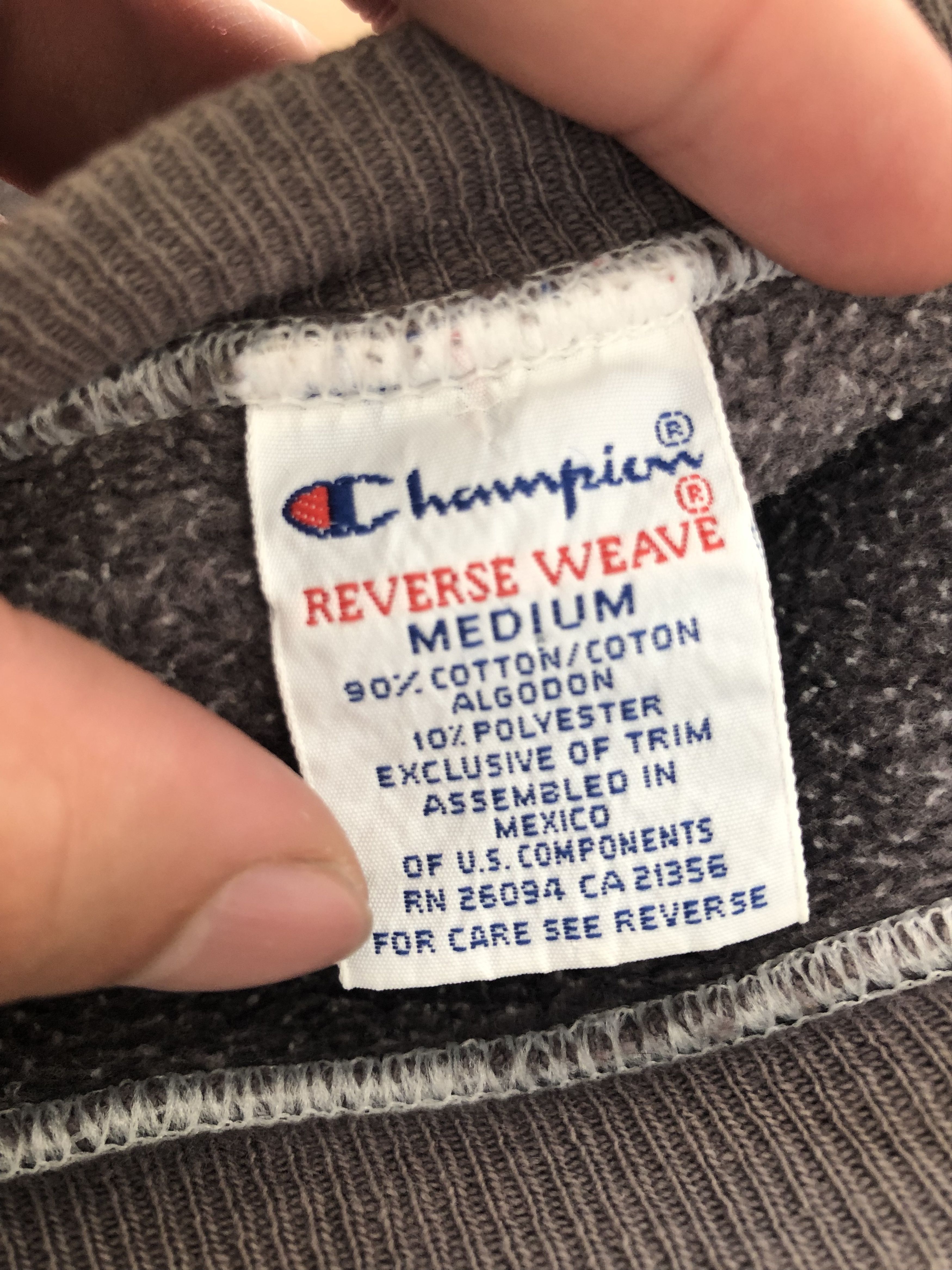 Champion VINTAGE DISTRESSED CHAMPION REVERSE WEAVE SWEATSHIRT Size US M / EU 48-50 / 2 - 8 Thumbnail