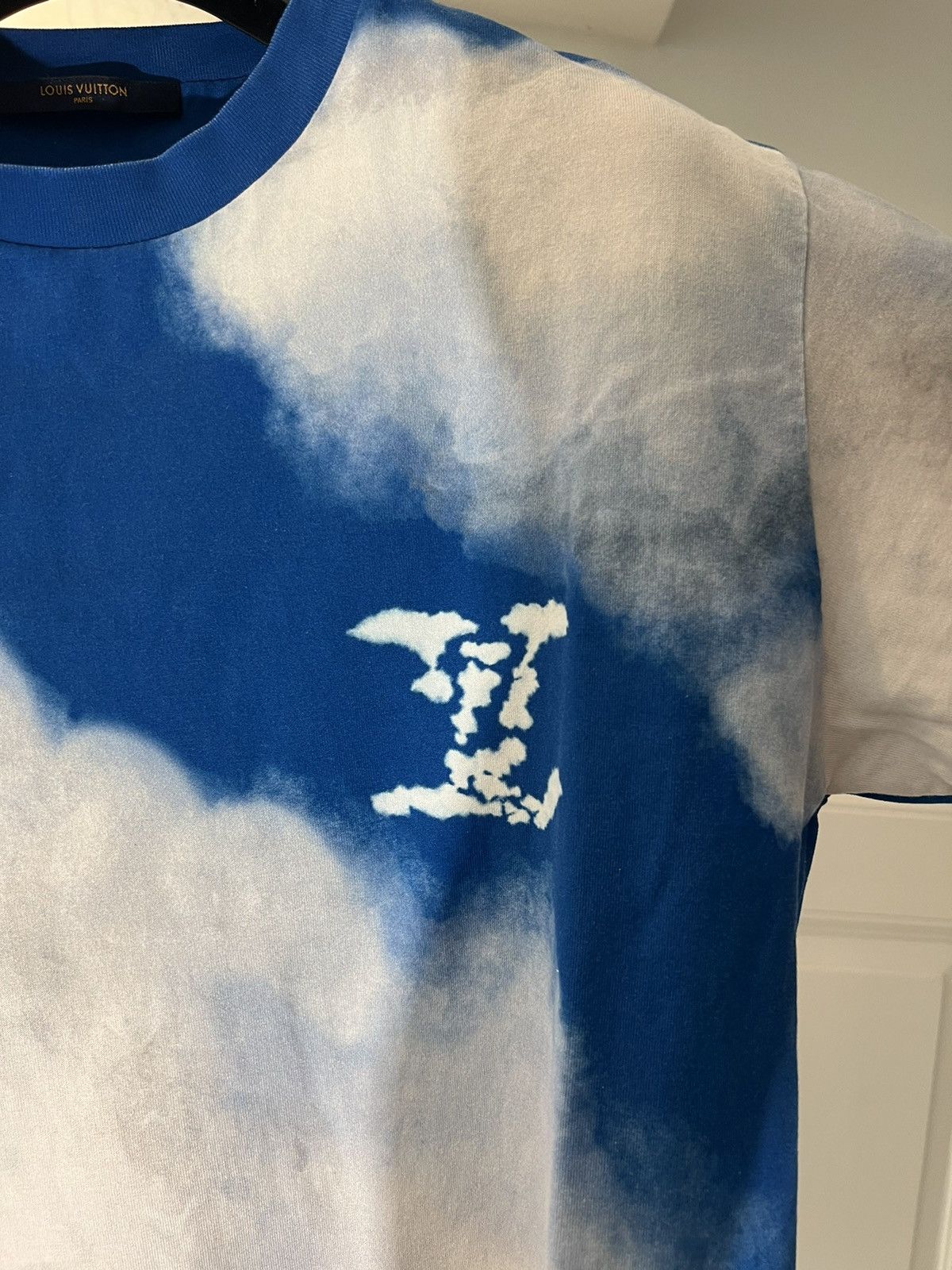 Louis Vuitton Louis Vuitton Cloud Japan Exclusive Tee Size US M / EU 48-50 / 2 - 7 Thumbnail