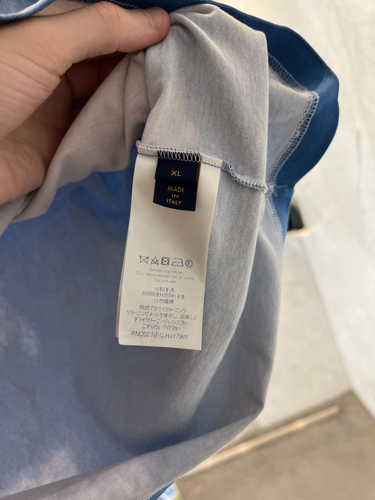 Louis Vuitton Louis Vuitton Cloud Japan Exclusive Tee Size US M / EU 48-50 / 2 - 9 Thumbnail