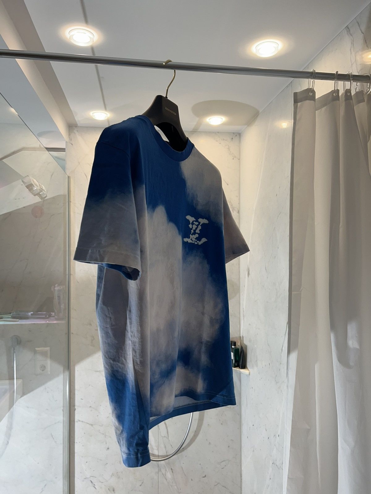 Louis Vuitton Louis Vuitton Cloud Japan Exclusive Tee Size US M / EU 48-50 / 2 - 5 Thumbnail