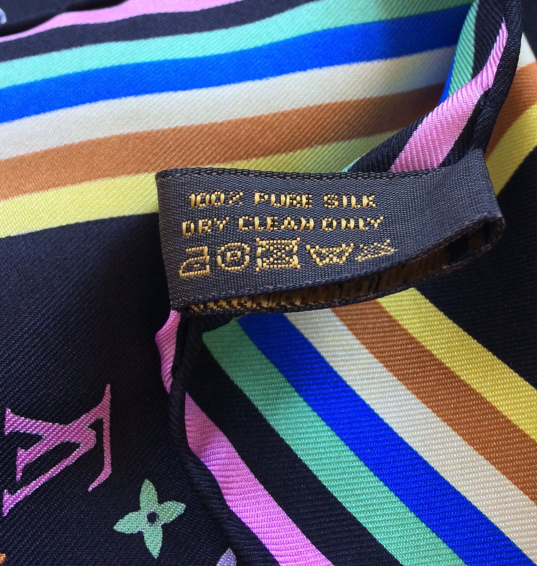 Louis Vuitton × Takashi Murakami S/S 2003 Louis Vuitton Murakami Monogram Silk Scarf Size ONE SIZE - 7 Thumbnail