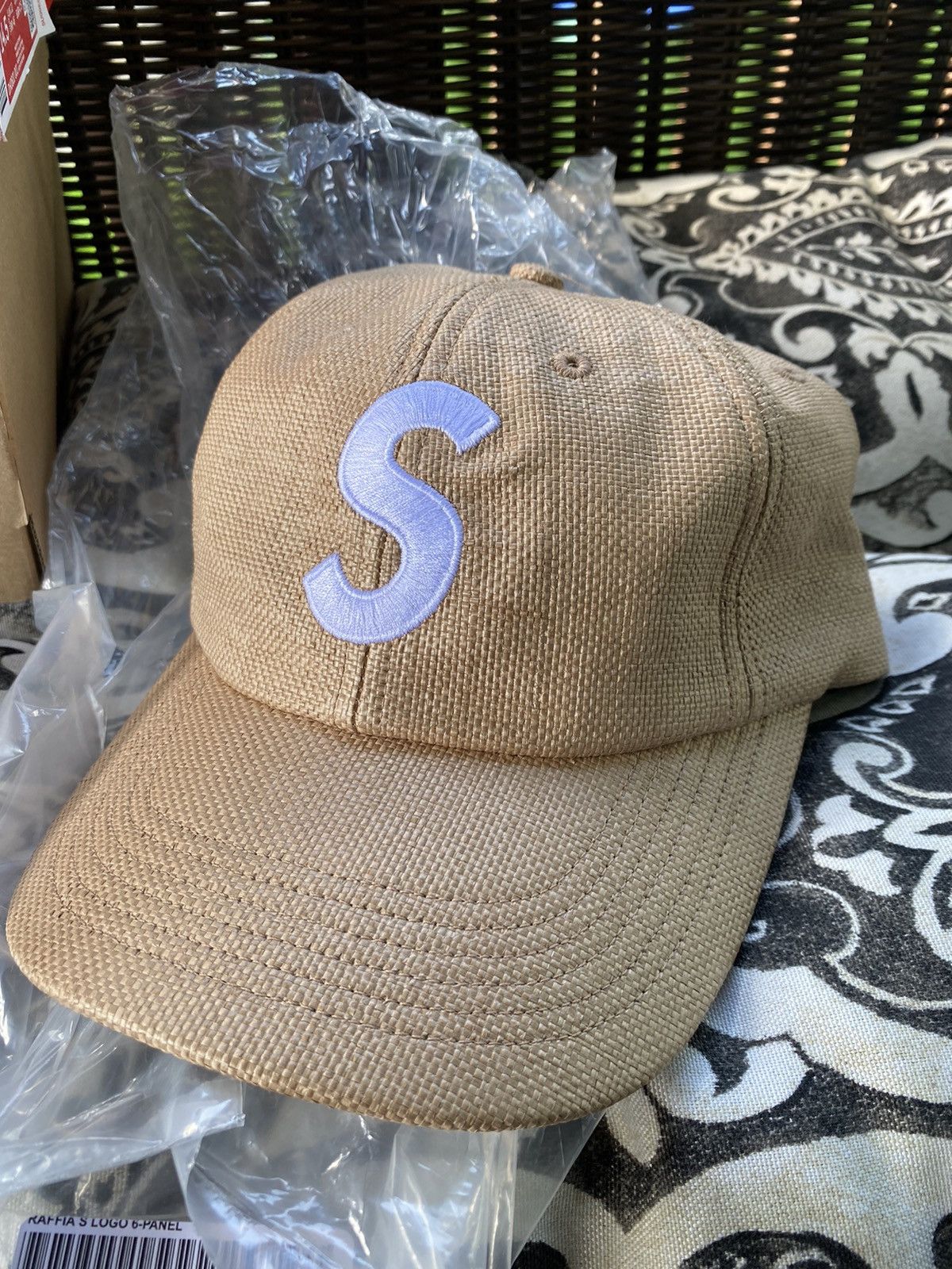Supreme Supreme Raffia S LOGO 6 Panel Hat Natural DS Size ONE SIZE - 1 Thumbnail