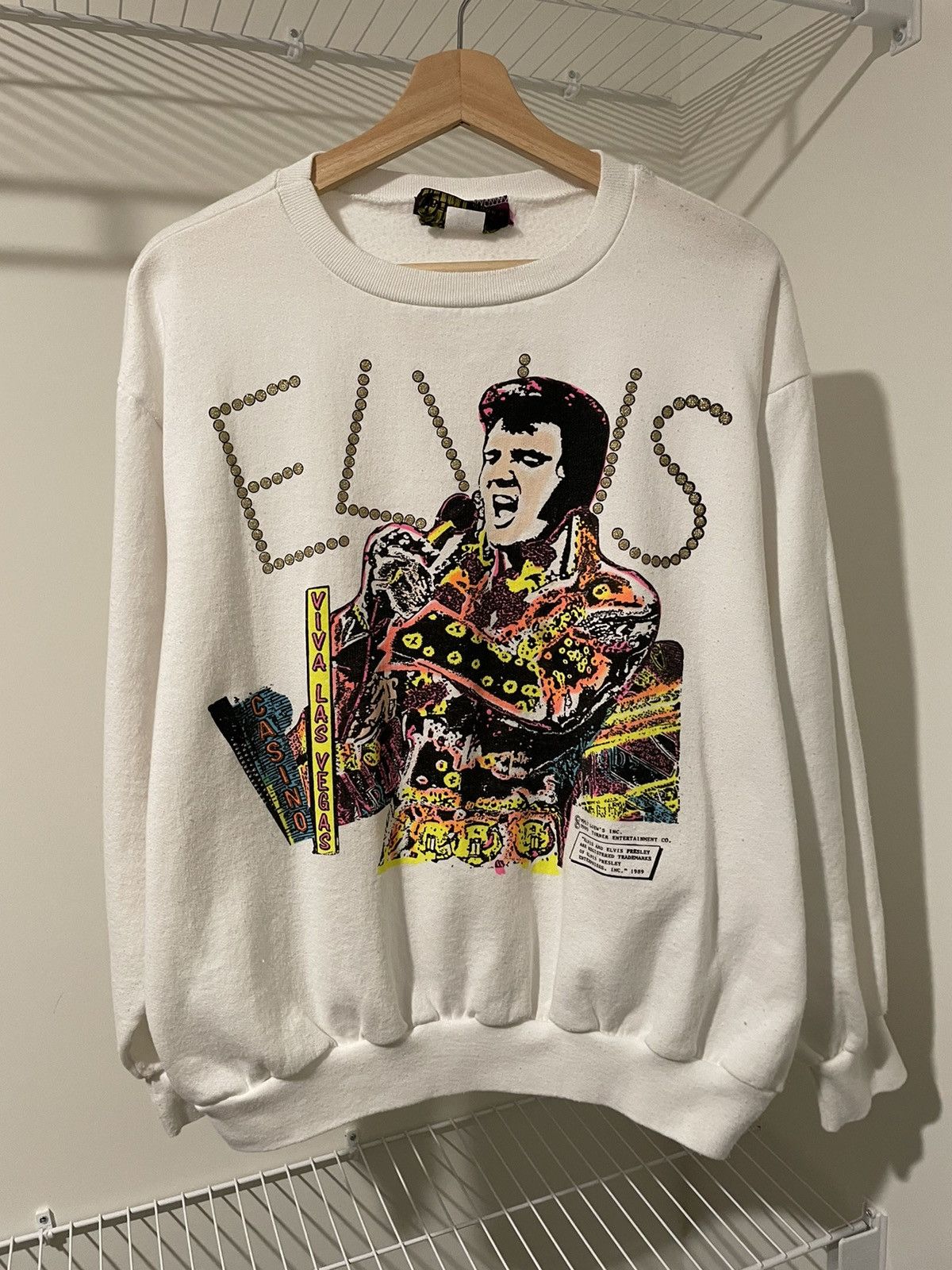 Vintage Vintage 1989 Elvis Viva Las Vegas Sweatshirt Size US XL / EU 56 / 4 - 1 Thumbnail