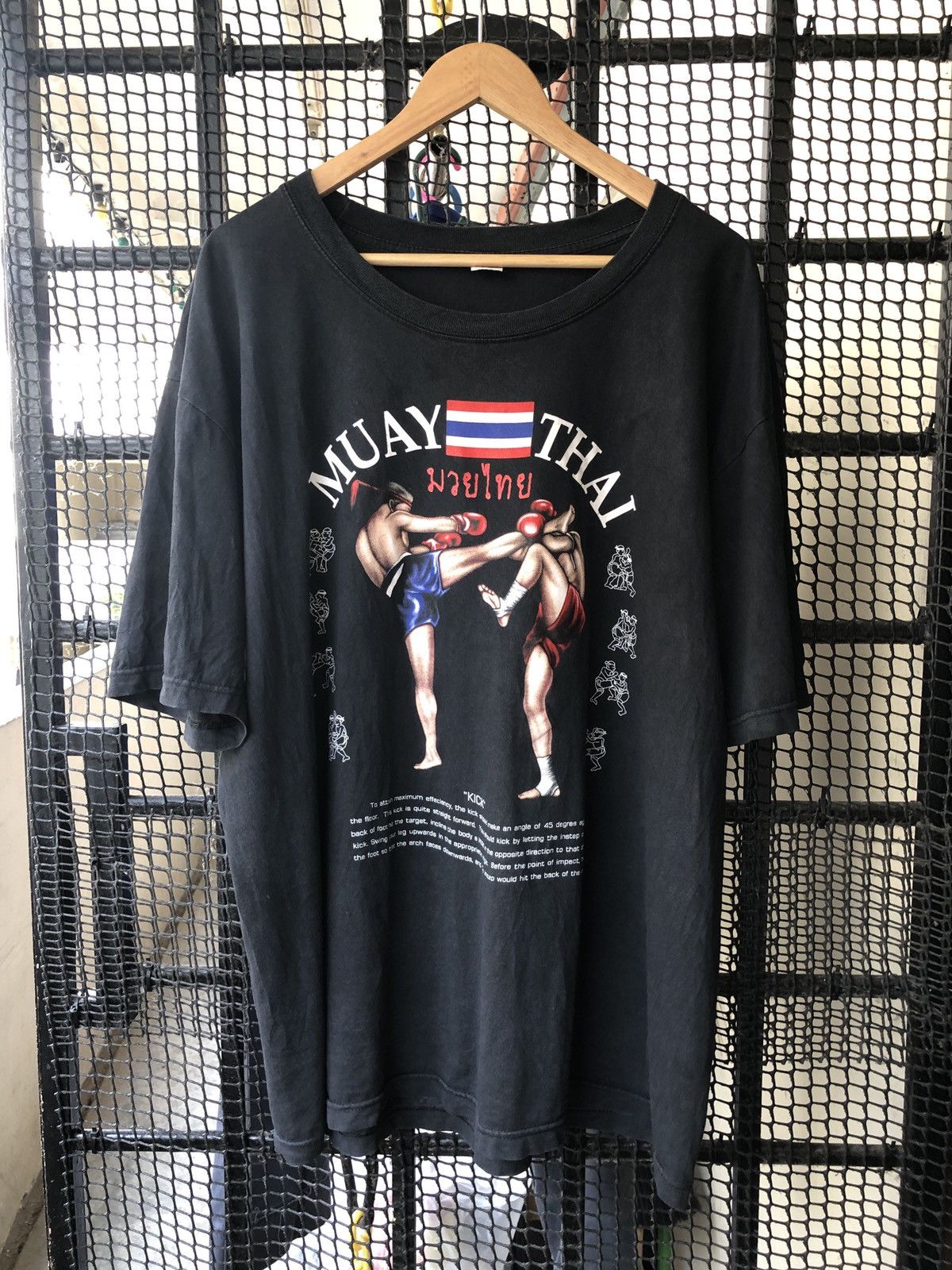 VINTAGE MUAY THAI KICK BOXER T SHIRT THAILAND