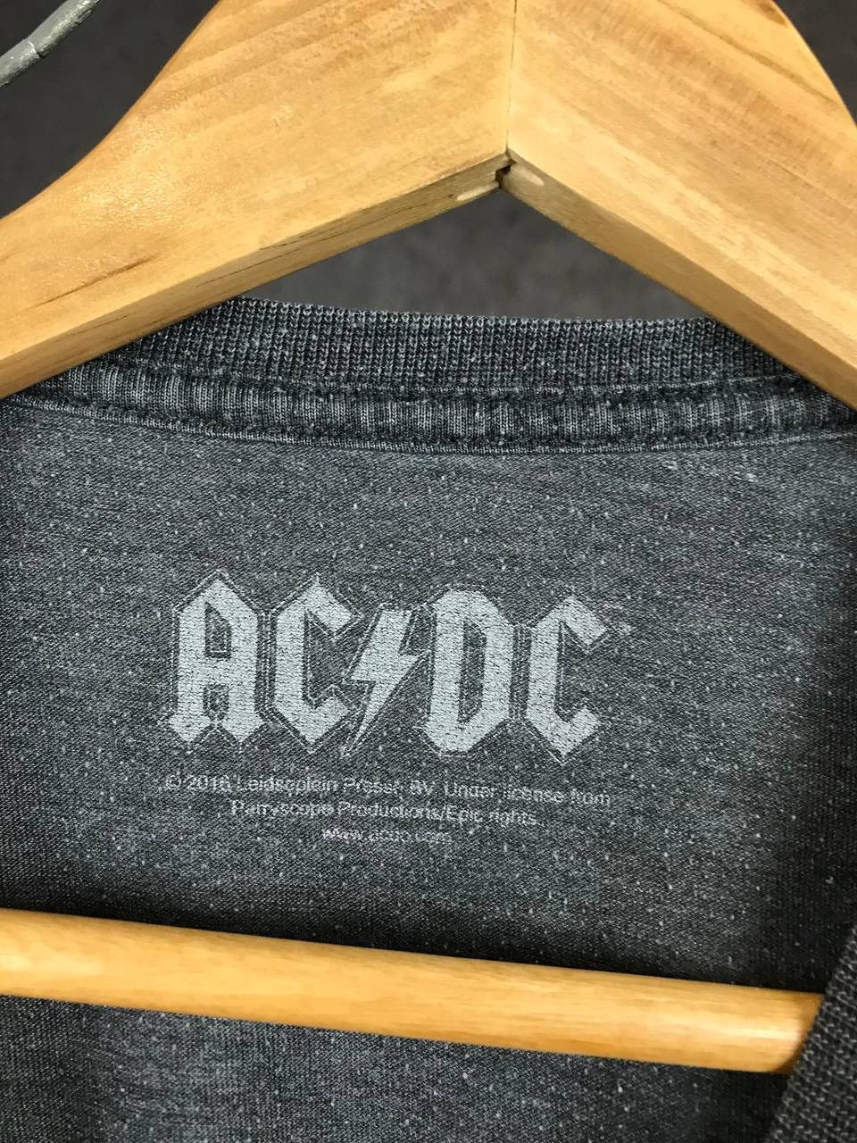 Band Tees AC/DC vintage rock band tee Size US S / EU 44-46 / 1 - 3 Thumbnail