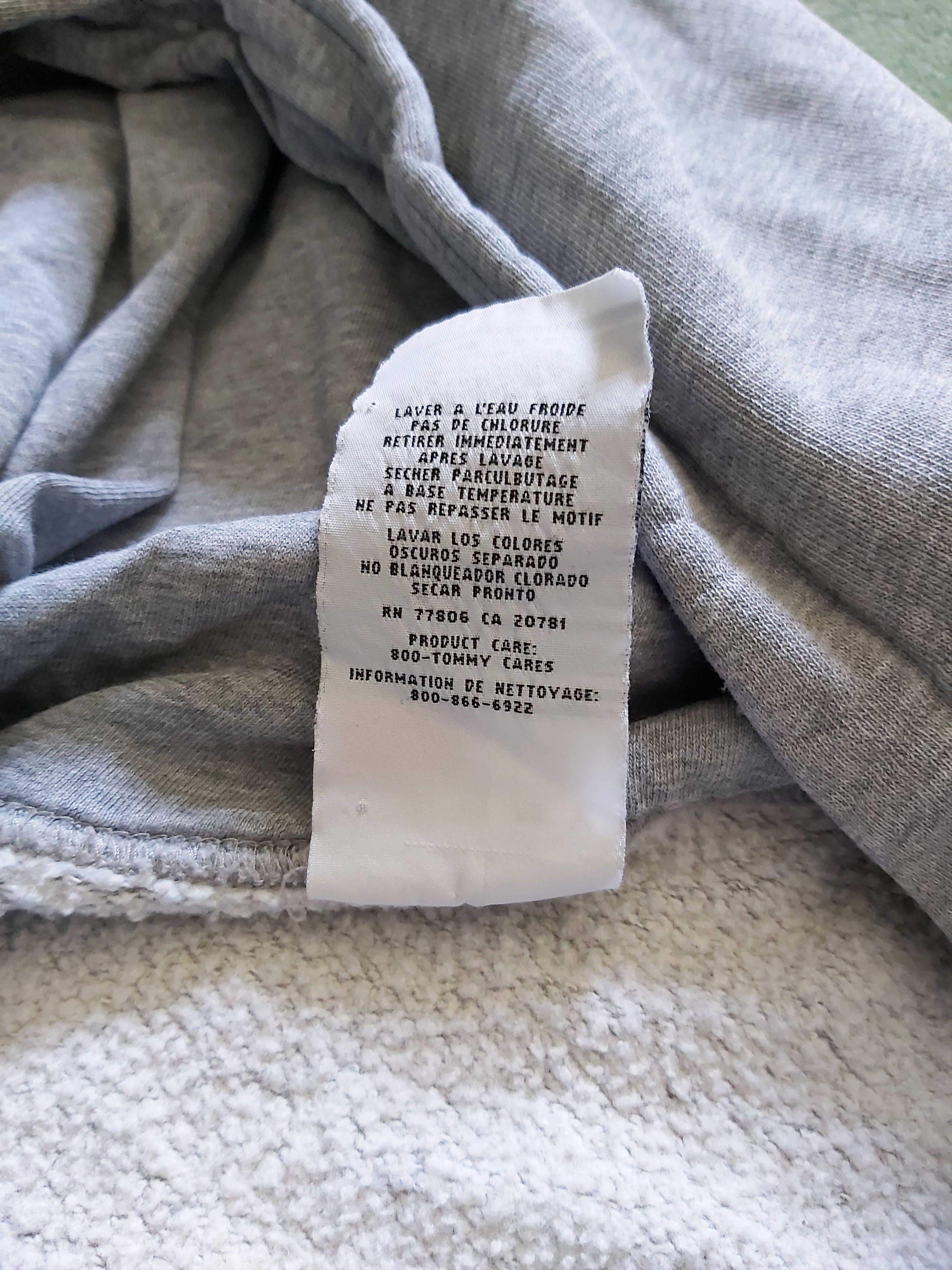 Tommy Hilfiger Vintage Tommy Hilfiger Gray Hoodie Size US XL / EU 56 / 4 - 5 Thumbnail