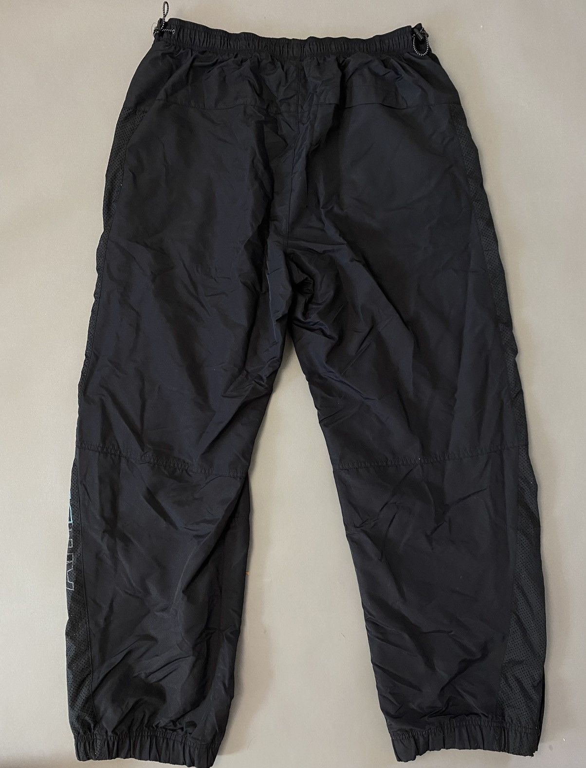 Nike Nike Air vintage black track pants small swoosh spell out Size US 34 / EU 50 - 6 Thumbnail