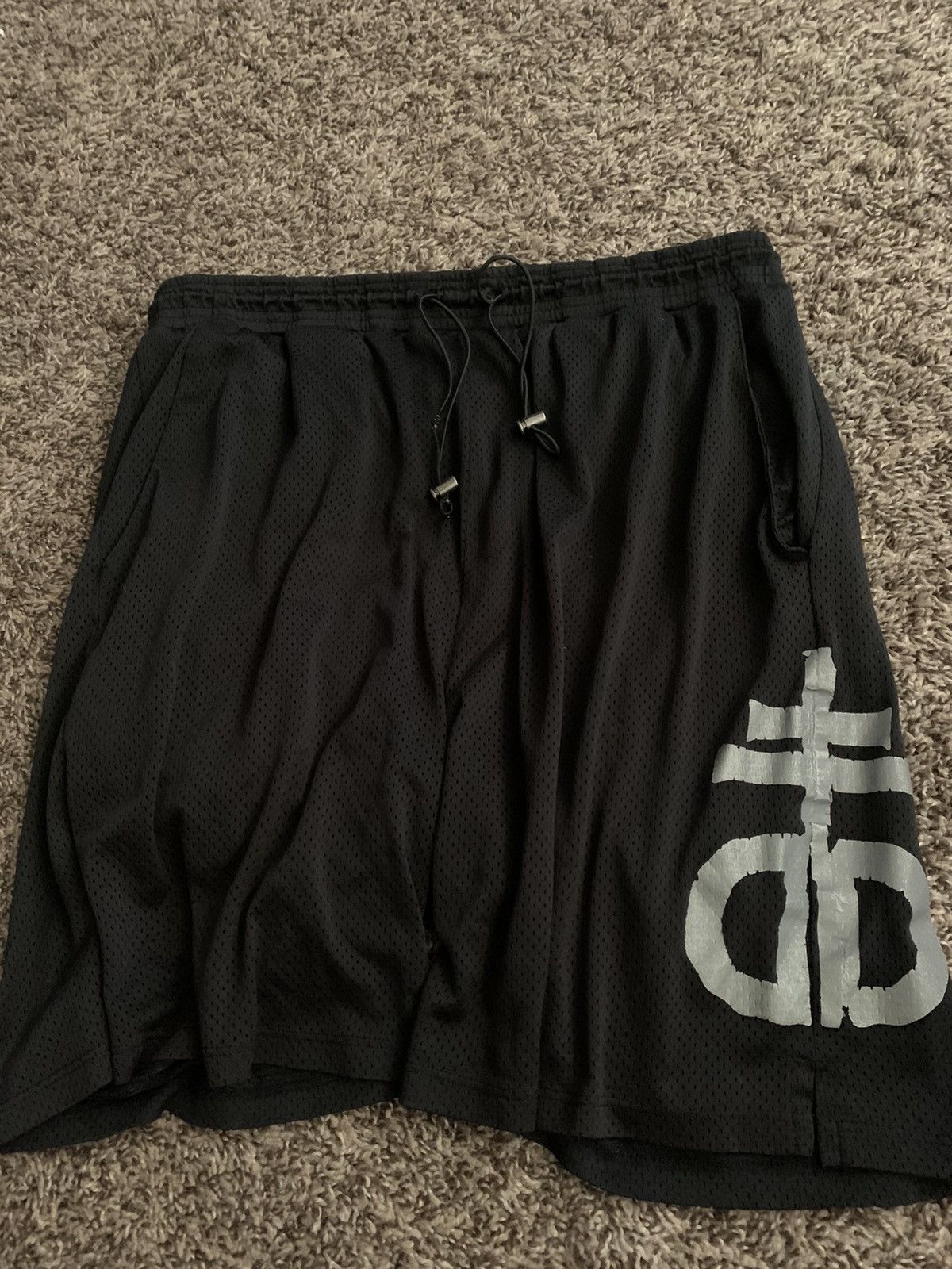 Drop dead cross shorts