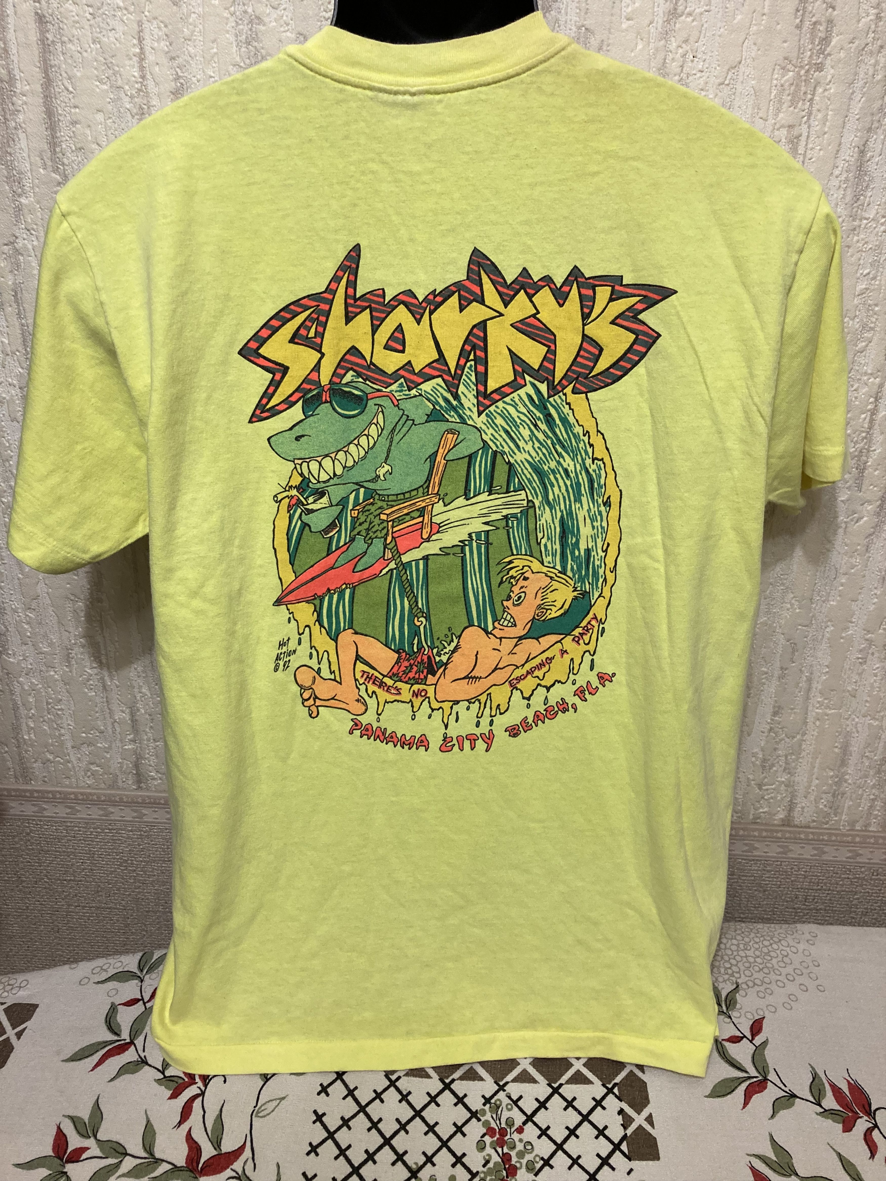 Vintage Vintage 1992 Sharkys single stitch rare tee Size US M / EU 48-50 / 2 - 2 Thumbnail