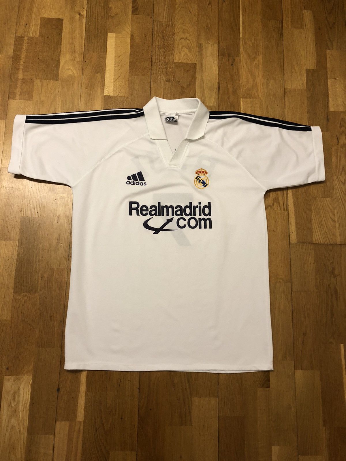 Vintage Real Madrid Raul #7 Replica Soccer Football Jersey Size US M / EU 48-50 / 2 - 1 Thumbnail
