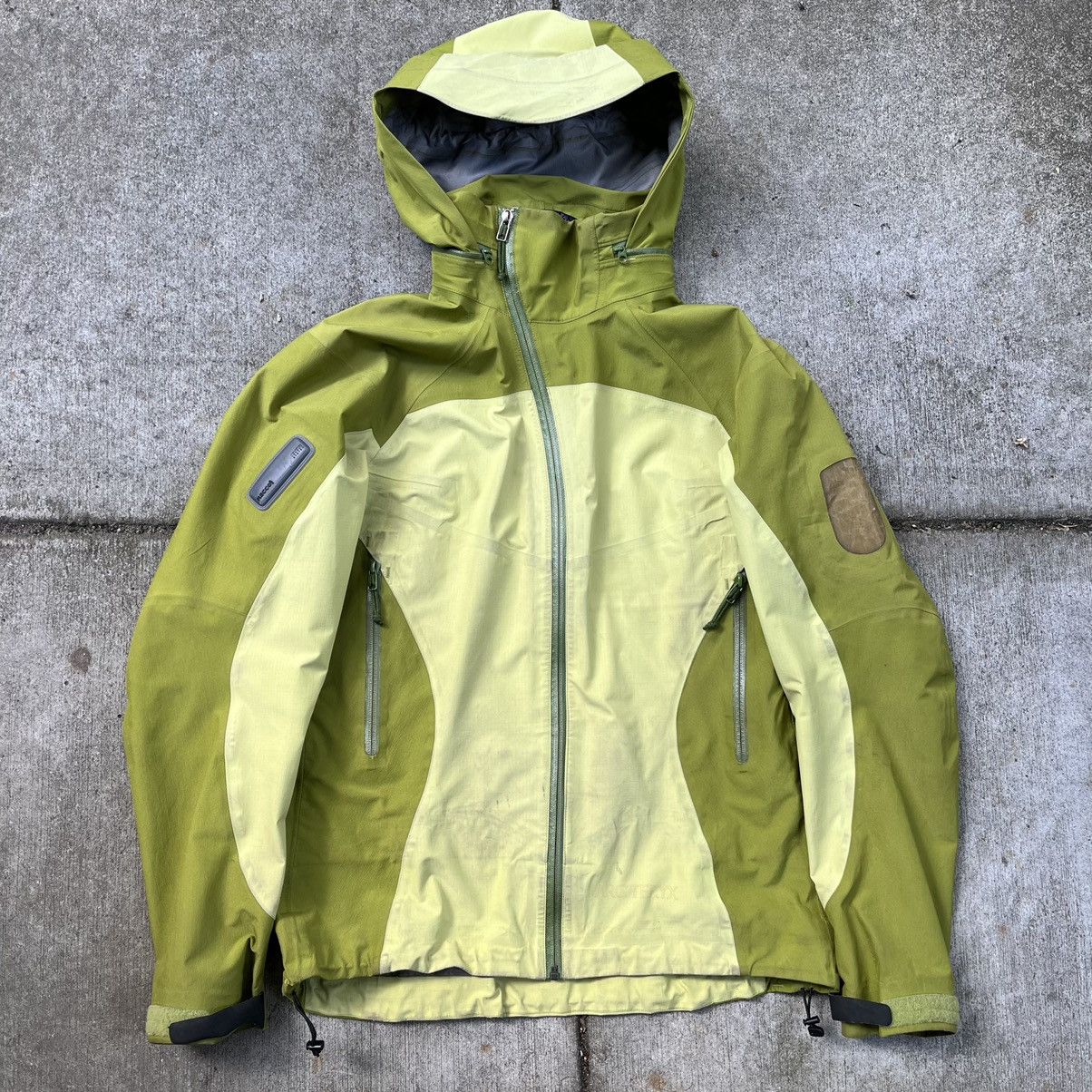 Arc'teryx × Frank Ocean × Goretex Arc’teryx Moss Green Gore-Tex Shell ...