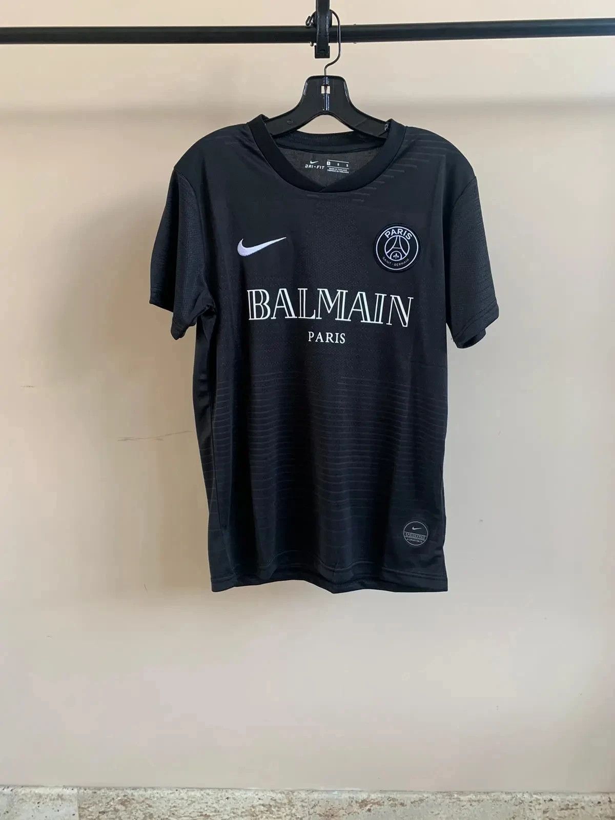 Nike Tee, SS in Black Size US S / EU 44-46 / 1 - 1 Thumbnail