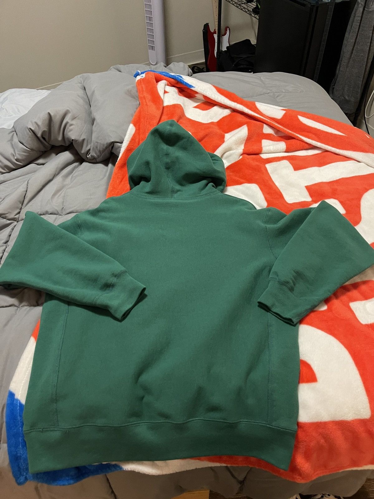 Kaws × Supreme ! FINAL DROP ! Supreme Kaws Chalk Logo Hoodie Pine 