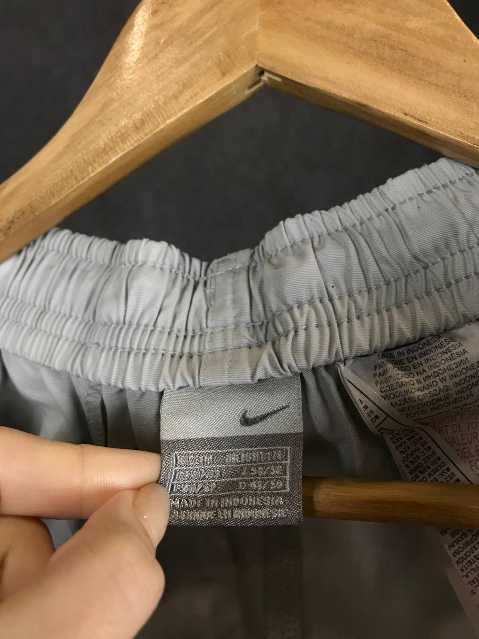 Vintage Nike swoosh streetwear vintage shorts Size US 32 / EU 48 - 3 Thumbnail