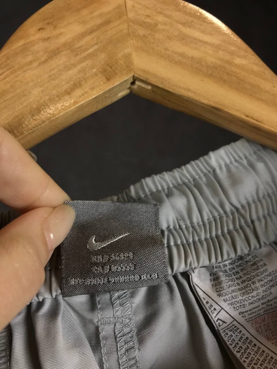 Vintage Nike swoosh streetwear vintage shorts Size US 32 / EU 48 - 4 Thumbnail