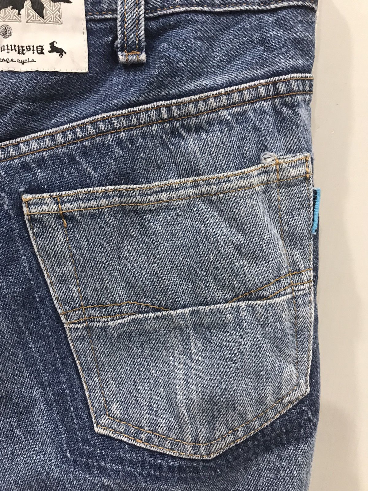 Japanese Brand Vintage Levis Reconstruct by Disuniversity Japan Short Jean Size US 31 - 16 Thumbnail