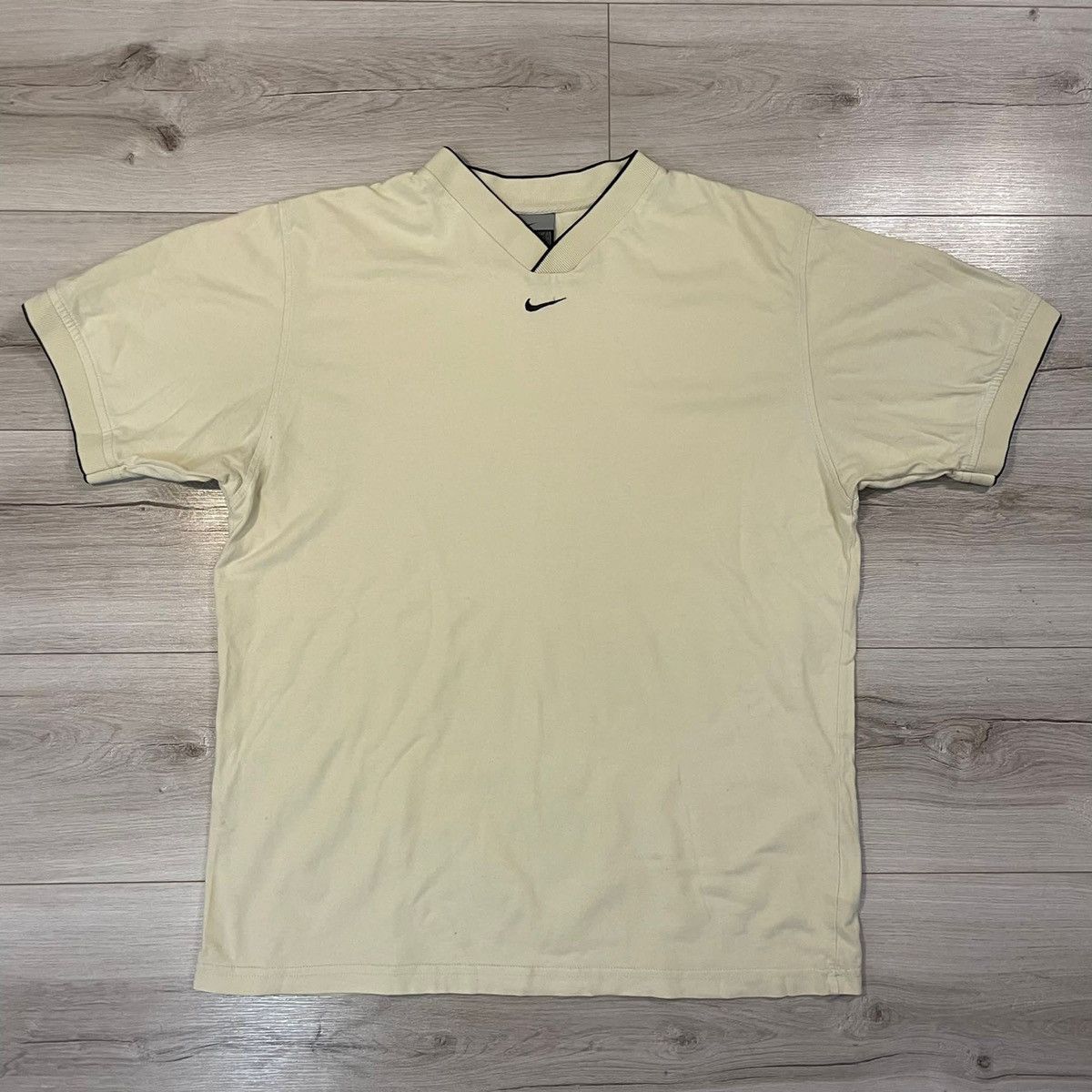 Nike × Vintage Nike tee T-shirt in beige central swoosh Size US L / EU 52-54 / 3 - 1 Thumbnail