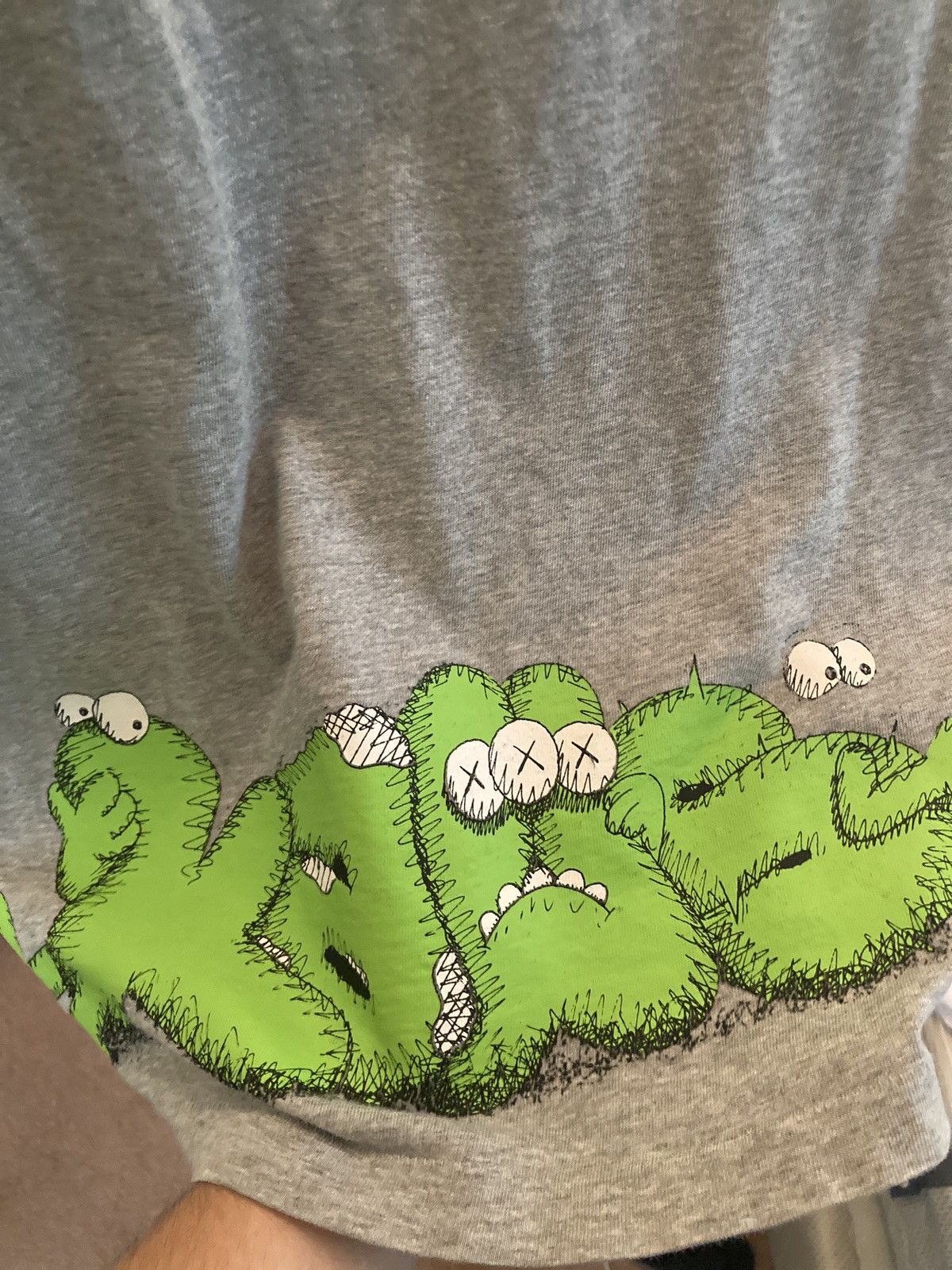 Kaws × Uniqlo KAWS EYES UNIQLO GRAPHIC TEE Size US L / EU 52-54 / 3 - 3 Thumbnail