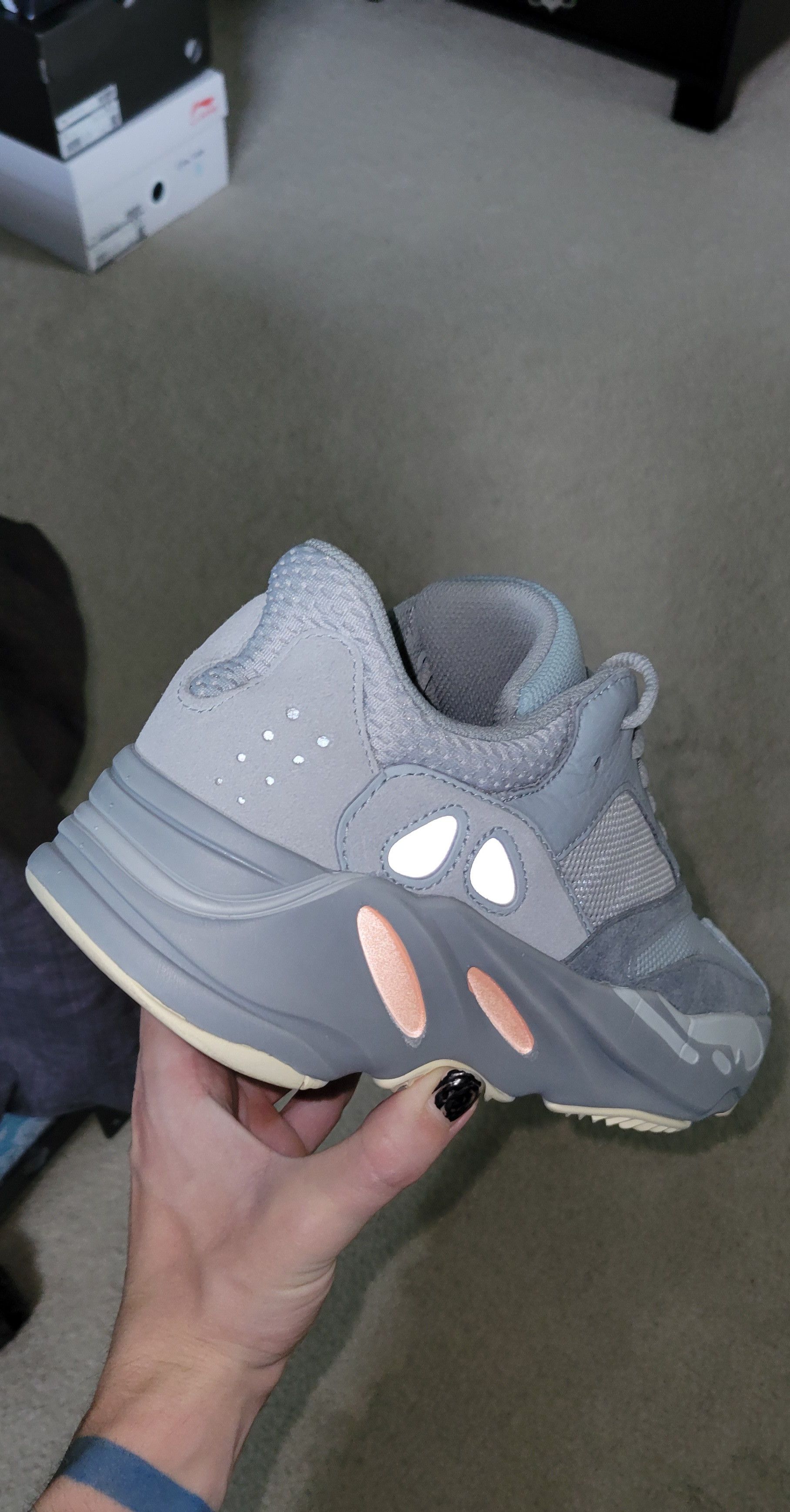 Adidas × Kanye West Yeezy 700 Inertia Size US 10 / EU 43 - 11 Thumbnail