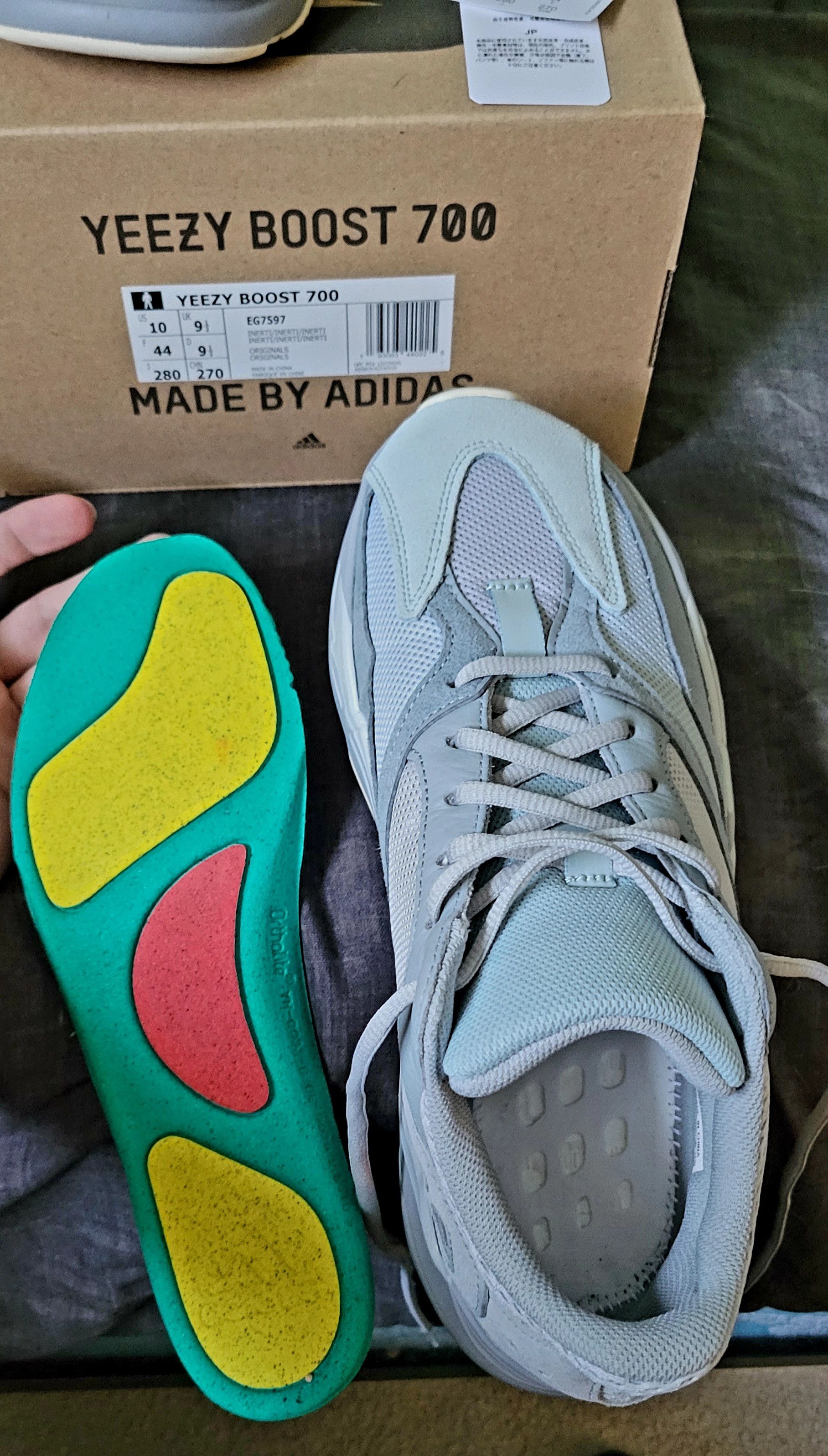 Adidas × Kanye West Yeezy 700 Inertia Size US 10 / EU 43 - 9 Thumbnail