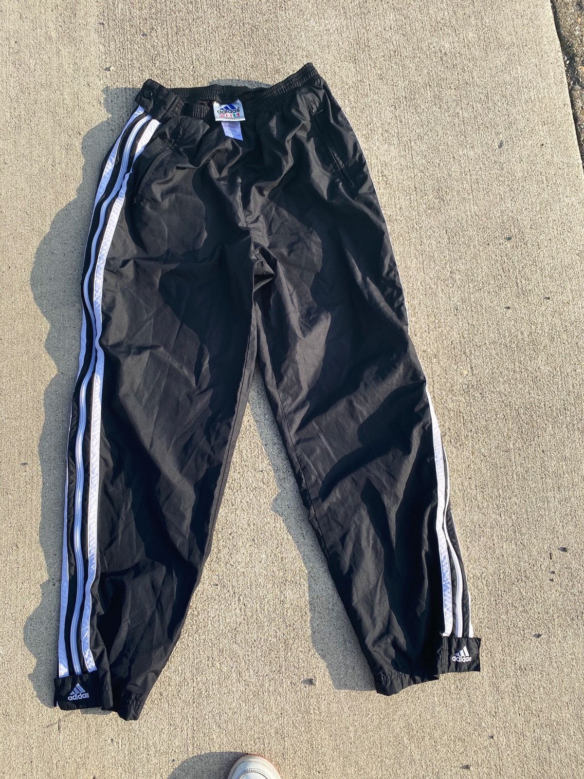 Adidas Medium adidas sweatpants Size US 30 / EU 46 - 4 Thumbnail