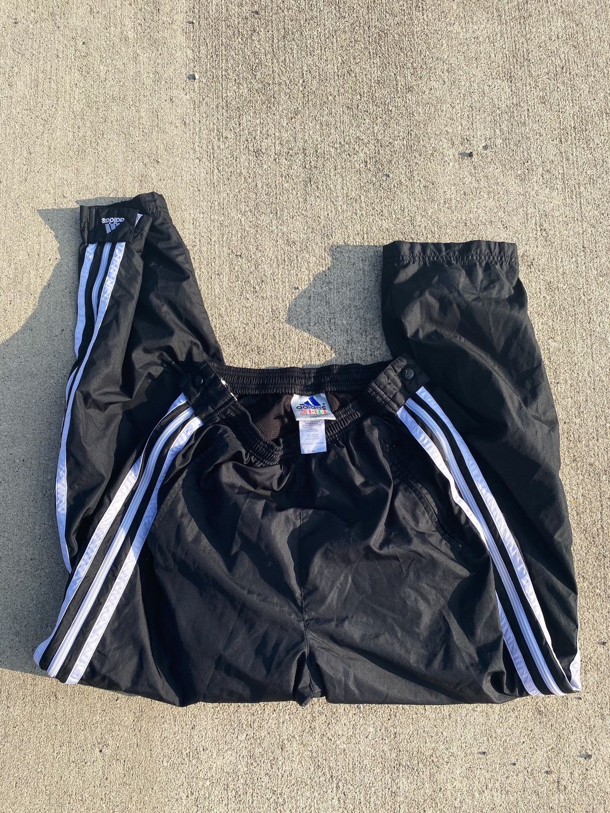 Adidas Medium adidas sweatpants Size US 30 / EU 46 - 1 Thumbnail