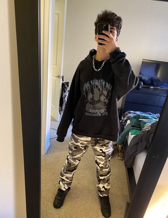 balenciaga-fw21-snow-camo-cargo-pants-grailed