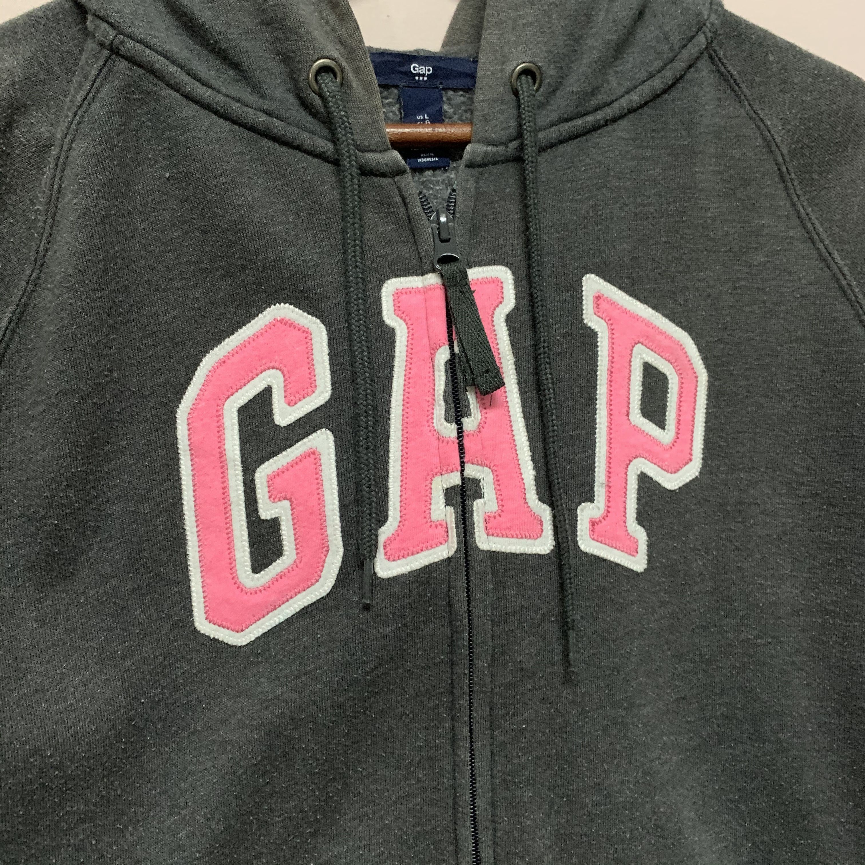 Gap Vintage Gap Spell Out Streetwear Hooded Sweatshirt Size US L / EU 52-54 / 3 - 3 Thumbnail