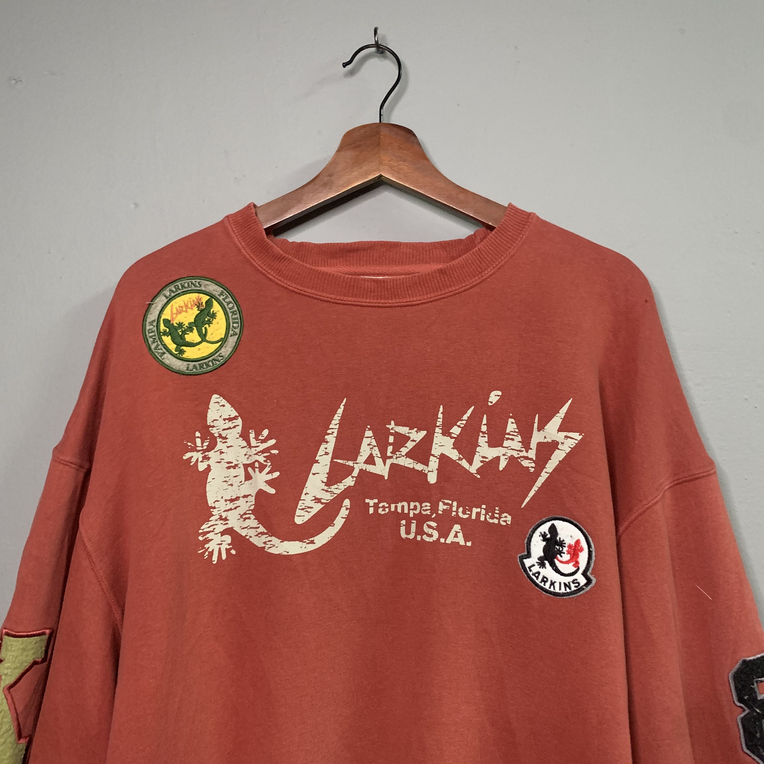Japanese Brand SEND OFFERS 🔥 Larkins Tampa Florida With Patches Sweatshirt Size US XL / EU 56 / 4 - 2 Thumbnail