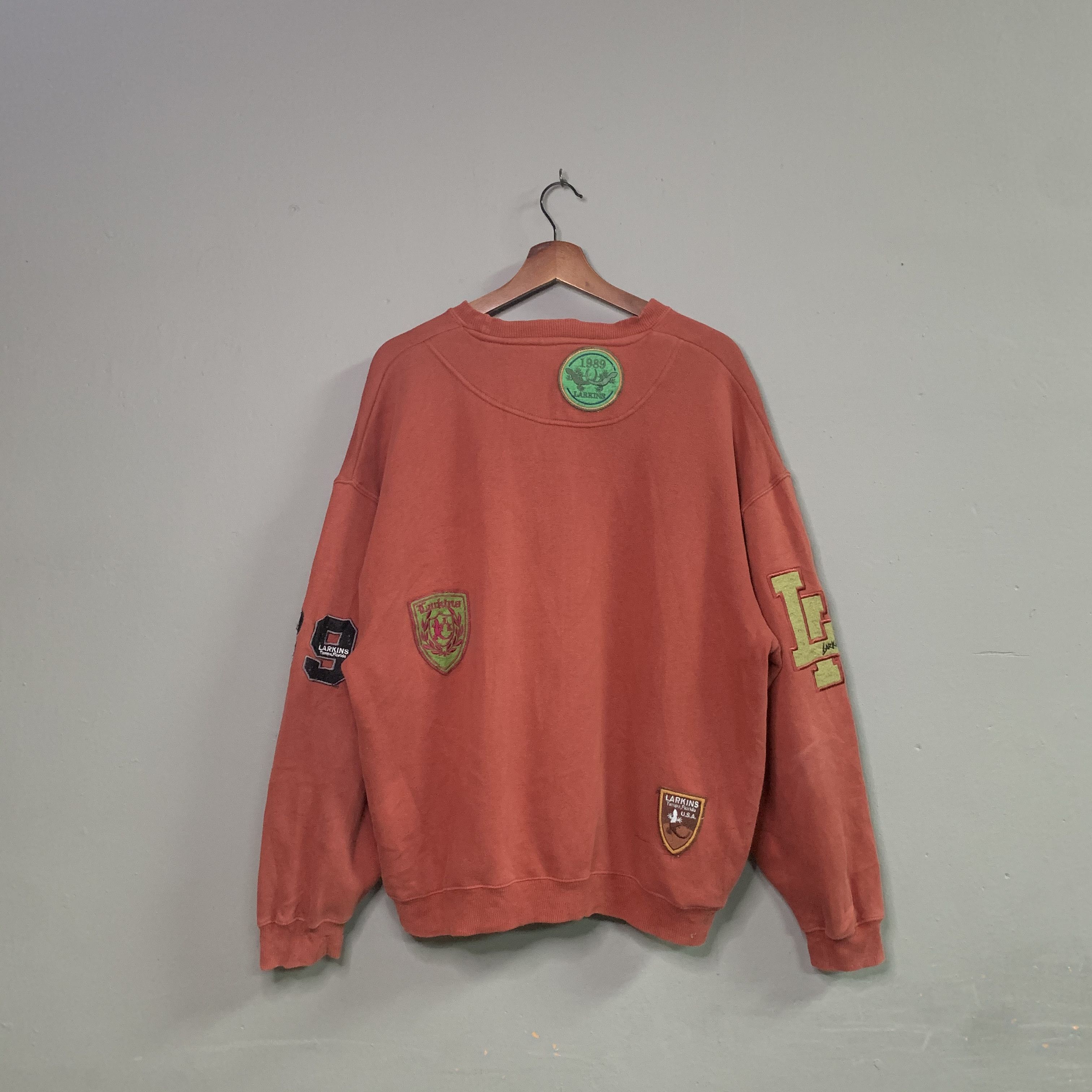 Japanese Brand SEND OFFERS 🔥 Larkins Tampa Florida With Patches Sweatshirt Size US XL / EU 56 / 4 - 10 Thumbnail